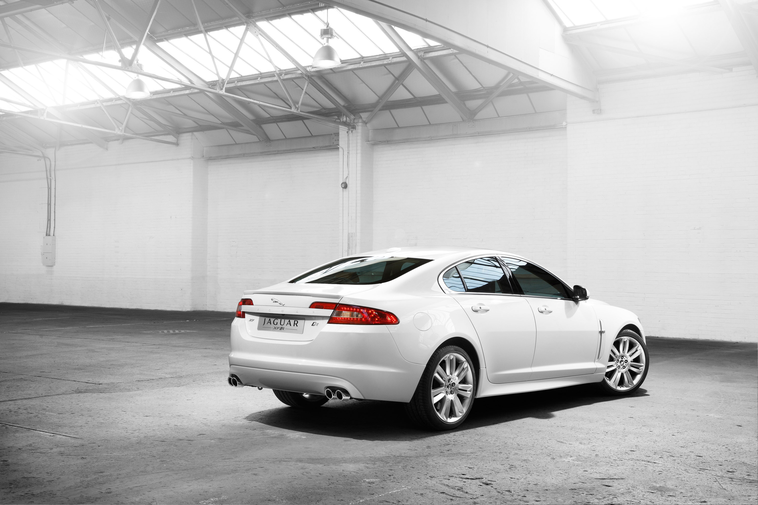 Jaguar XFR photo #6