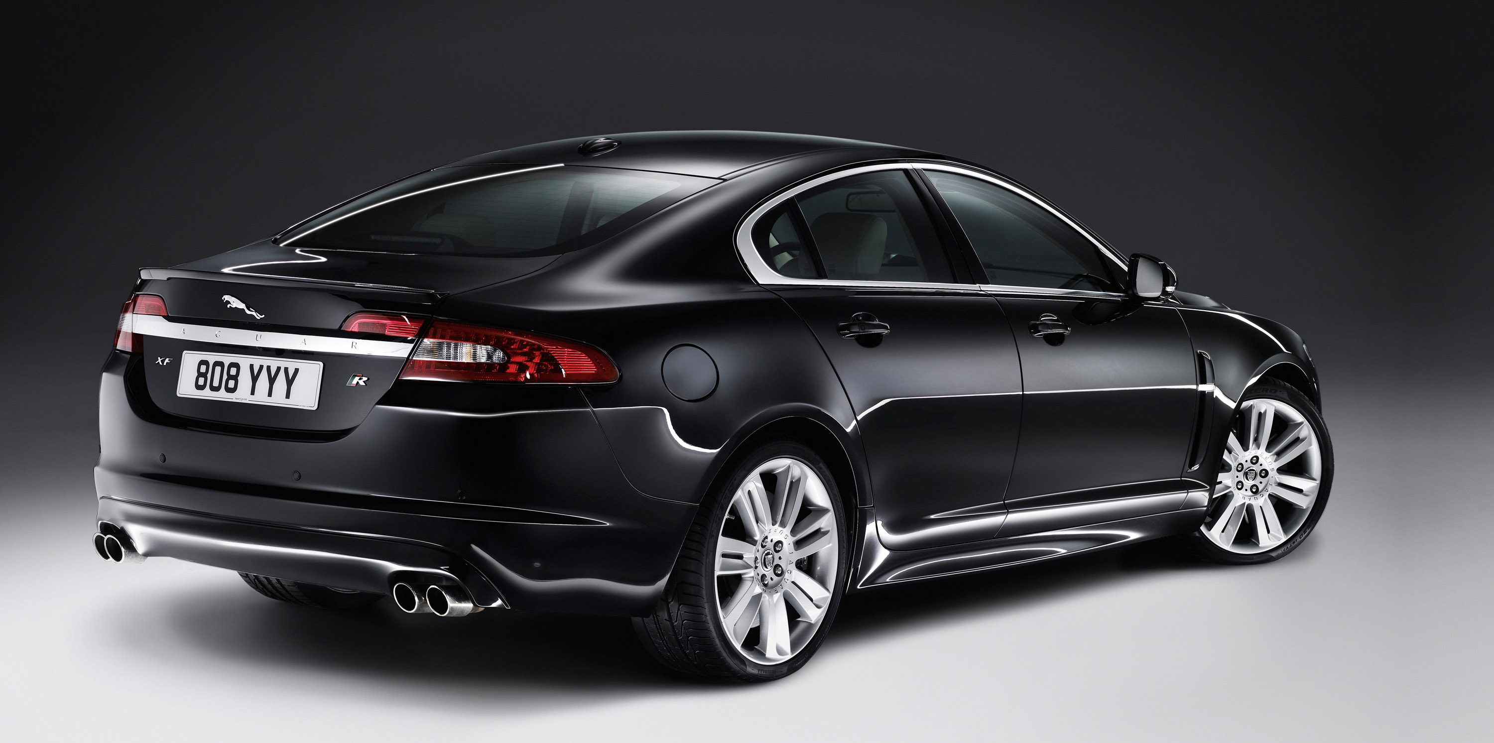Jaguar XFR photo #12