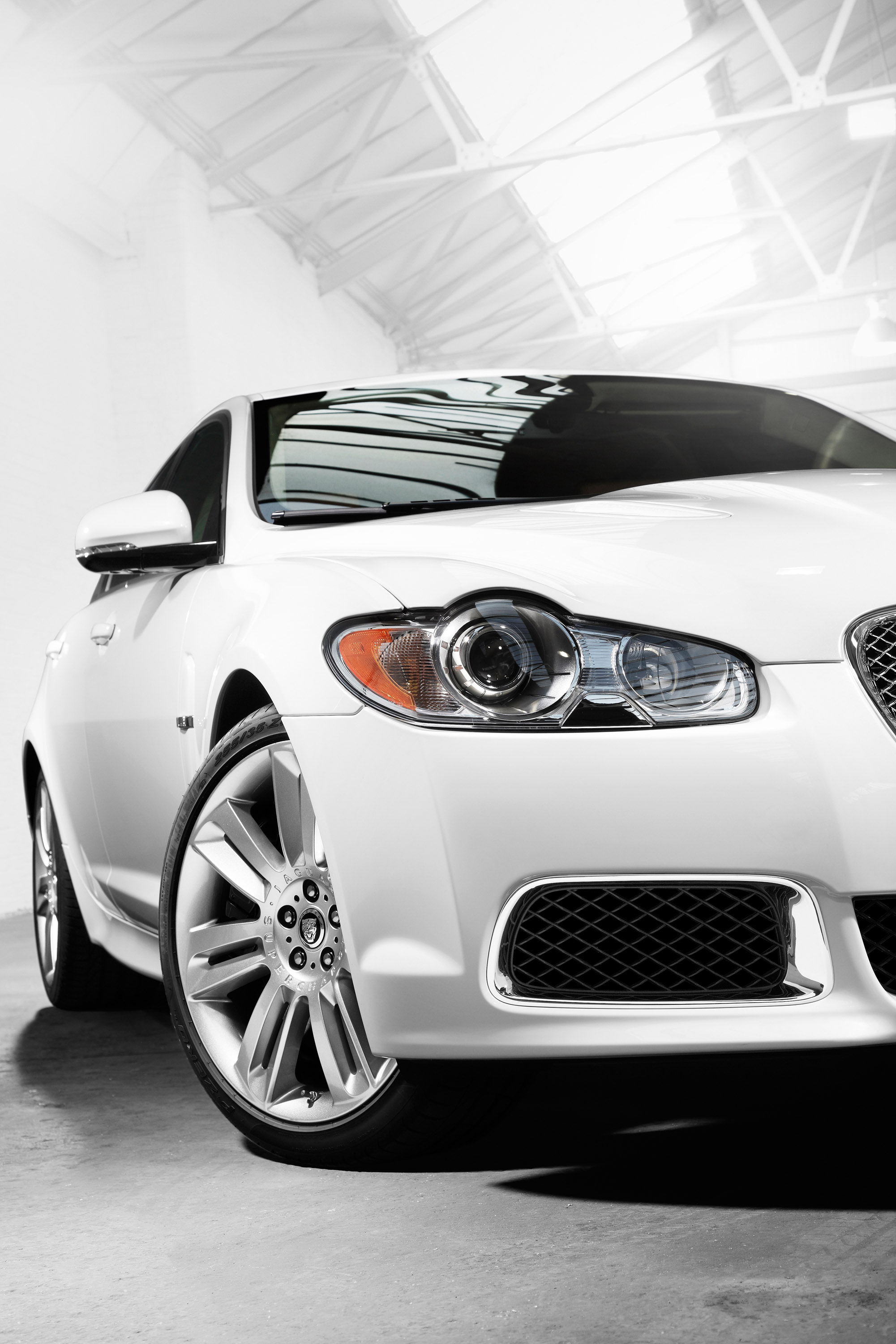 Jaguar XFR photo #13