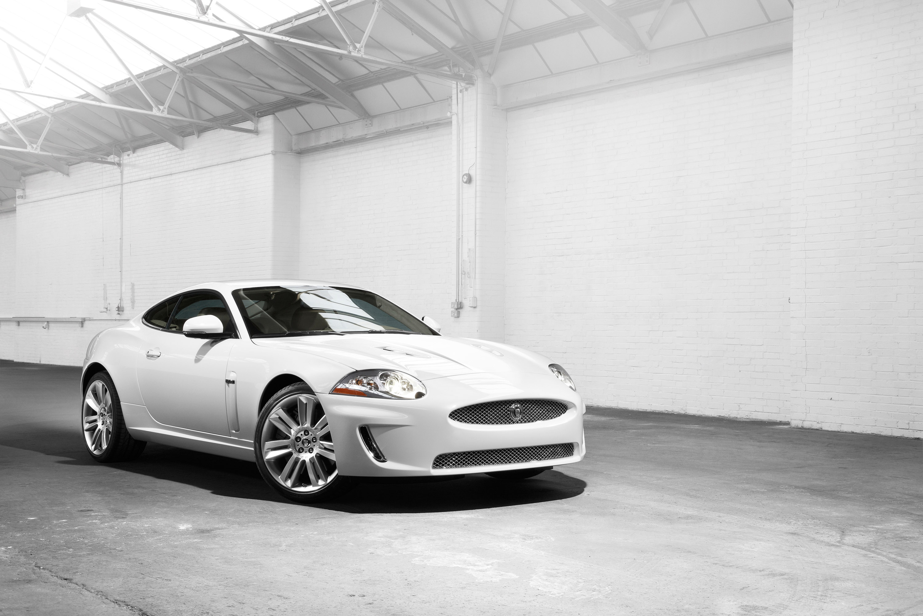 Jaguar XKR photo #3