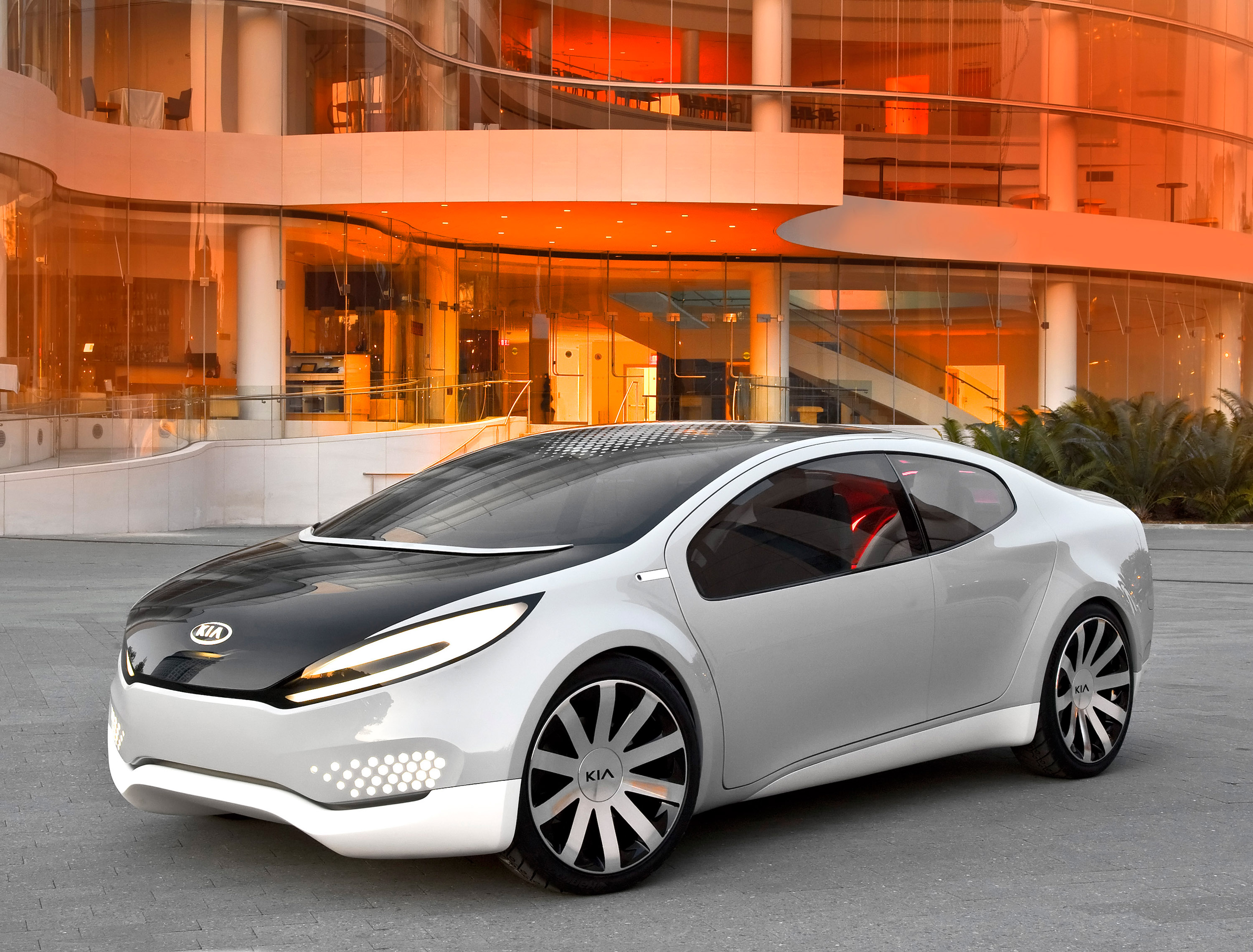 Kia Ray Plug-in Hybrid Concept photo #2