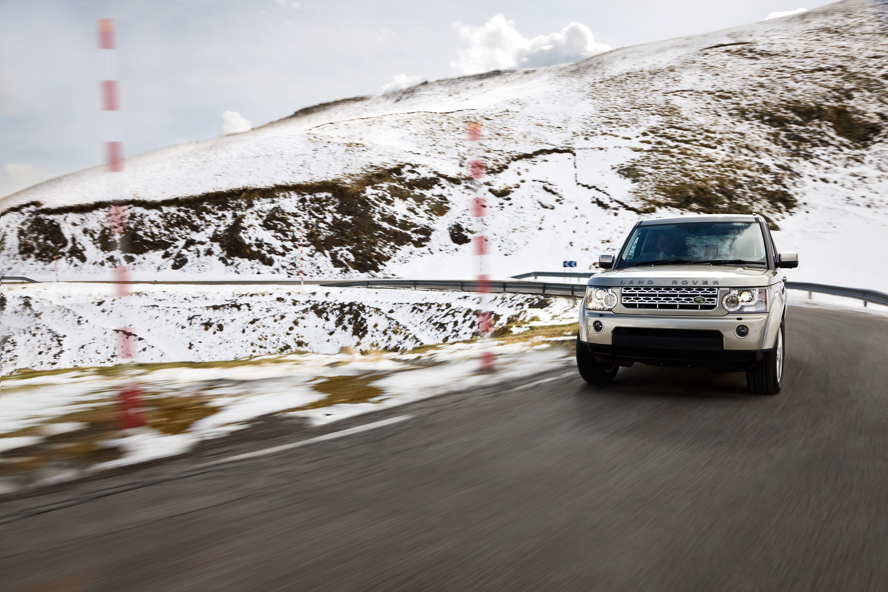 Land Rover Discovery 4 photo #16