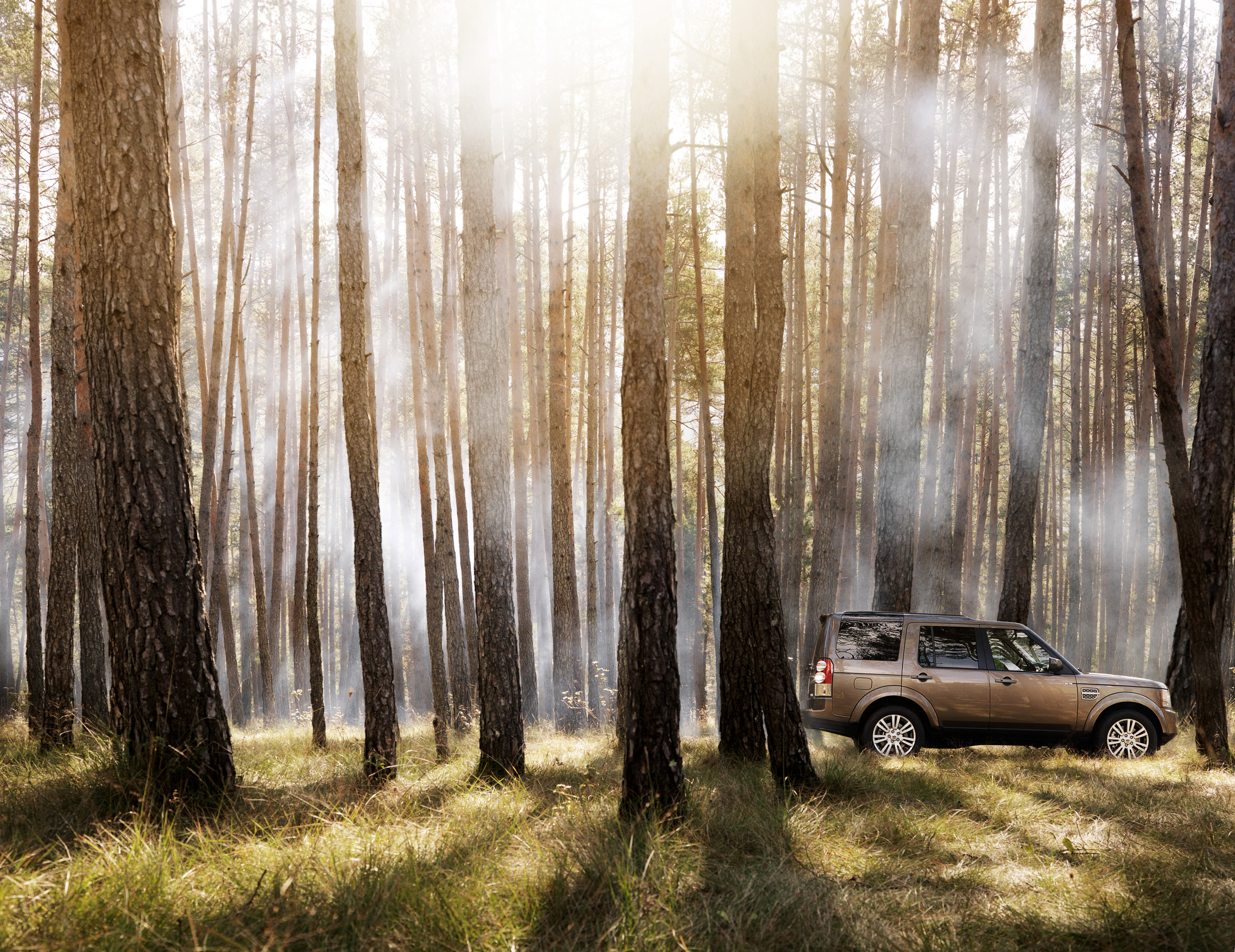 Land Rover Discovery 4 photo #22