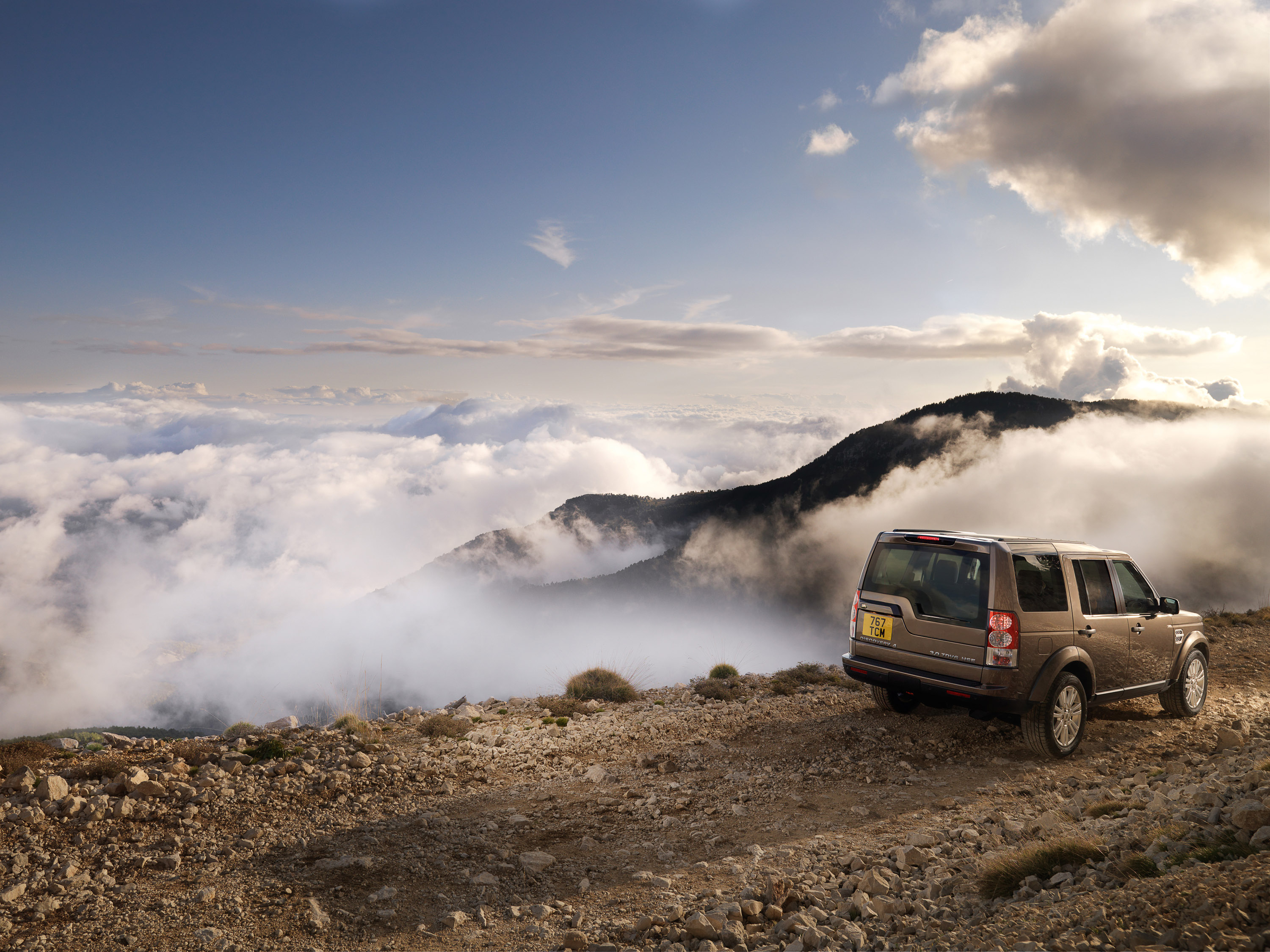 Land Rover Discovery 4 photo #25