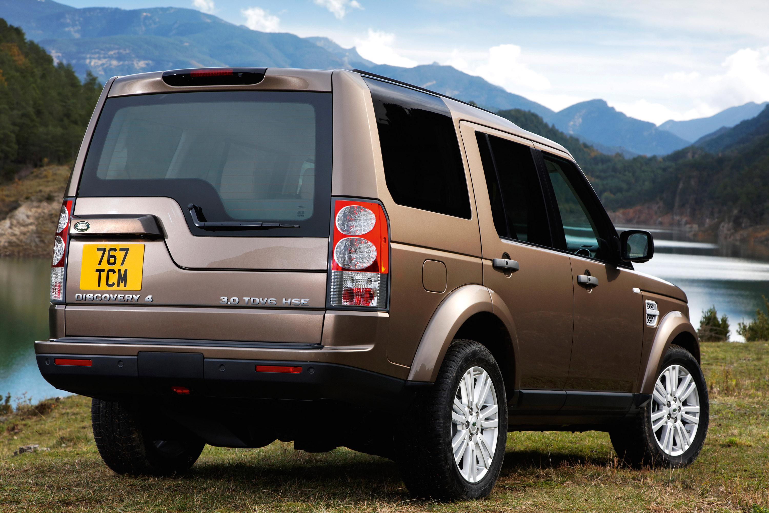 Land Rover Discovery 4 photo #30