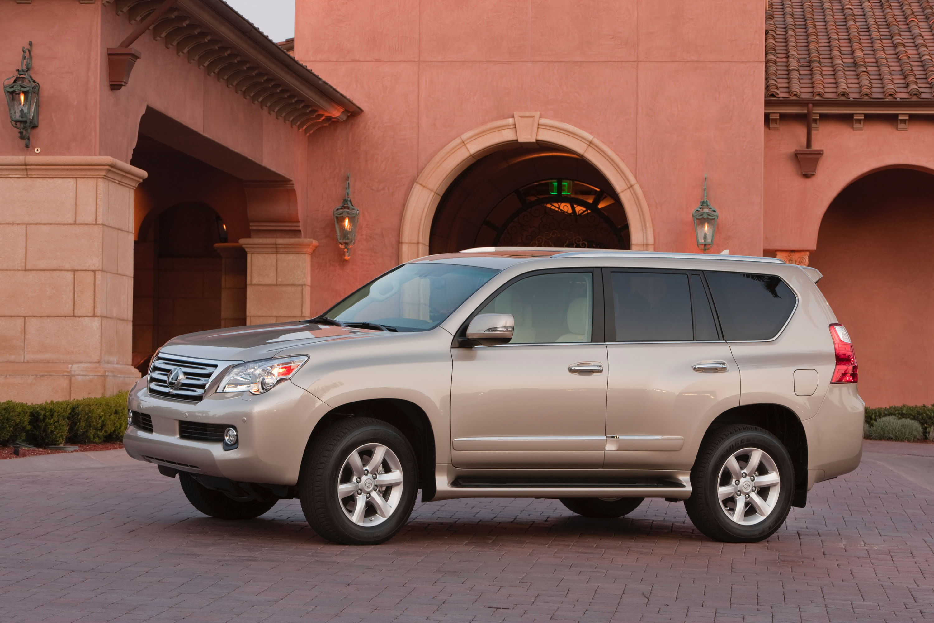 Lexus GX 460 photo #23