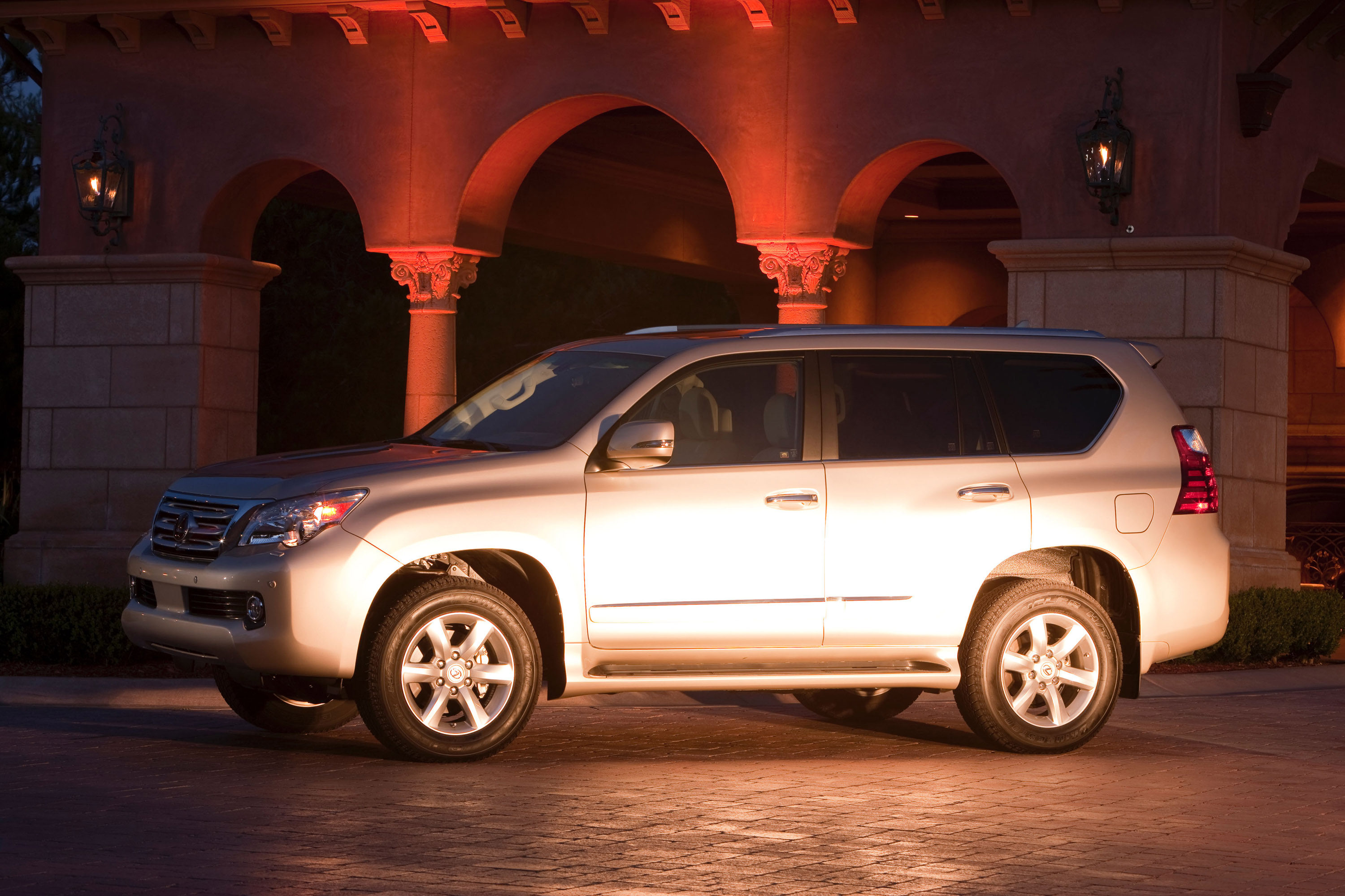 Lexus GX 460 photo #24