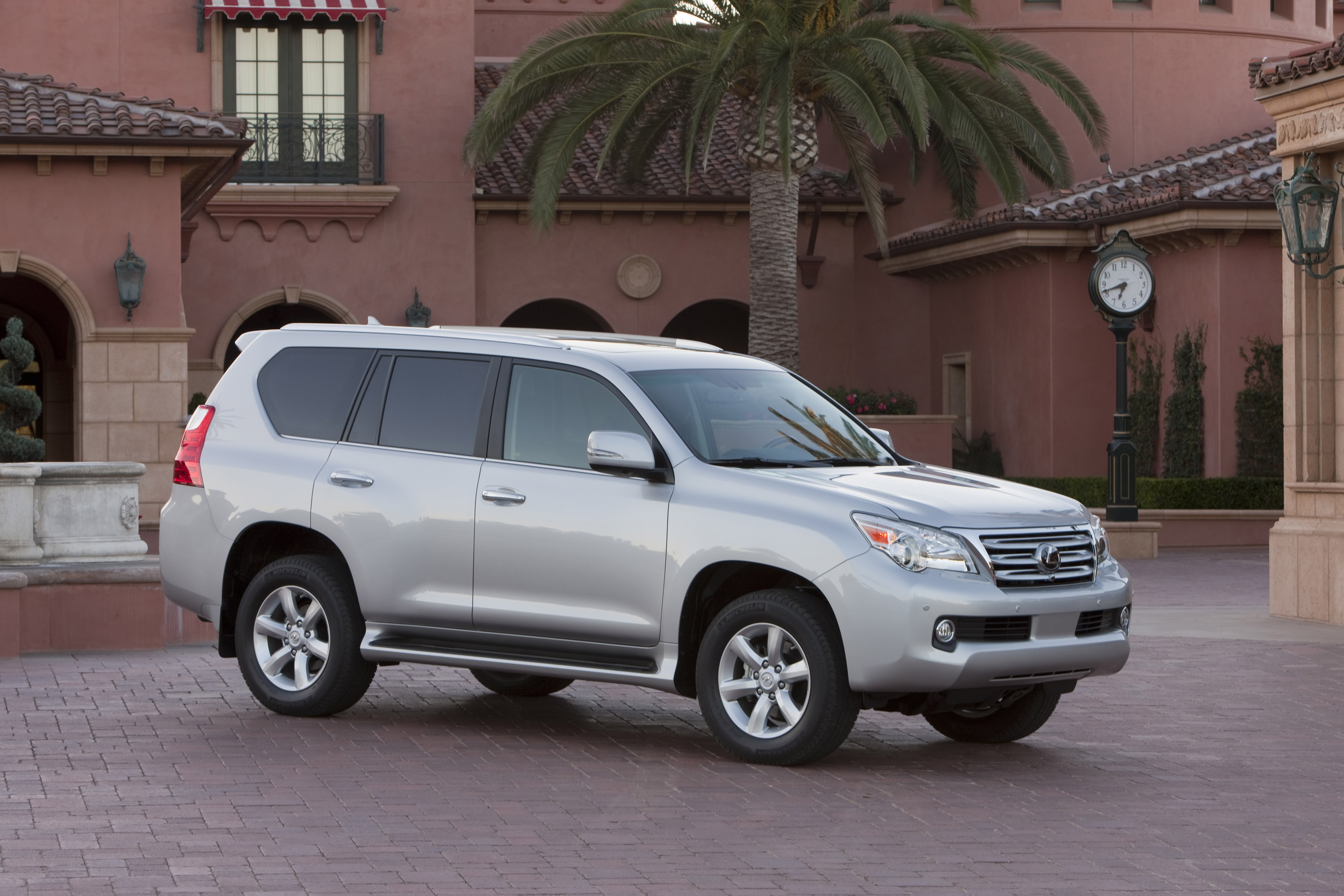 Lexus GX 460 photo #31