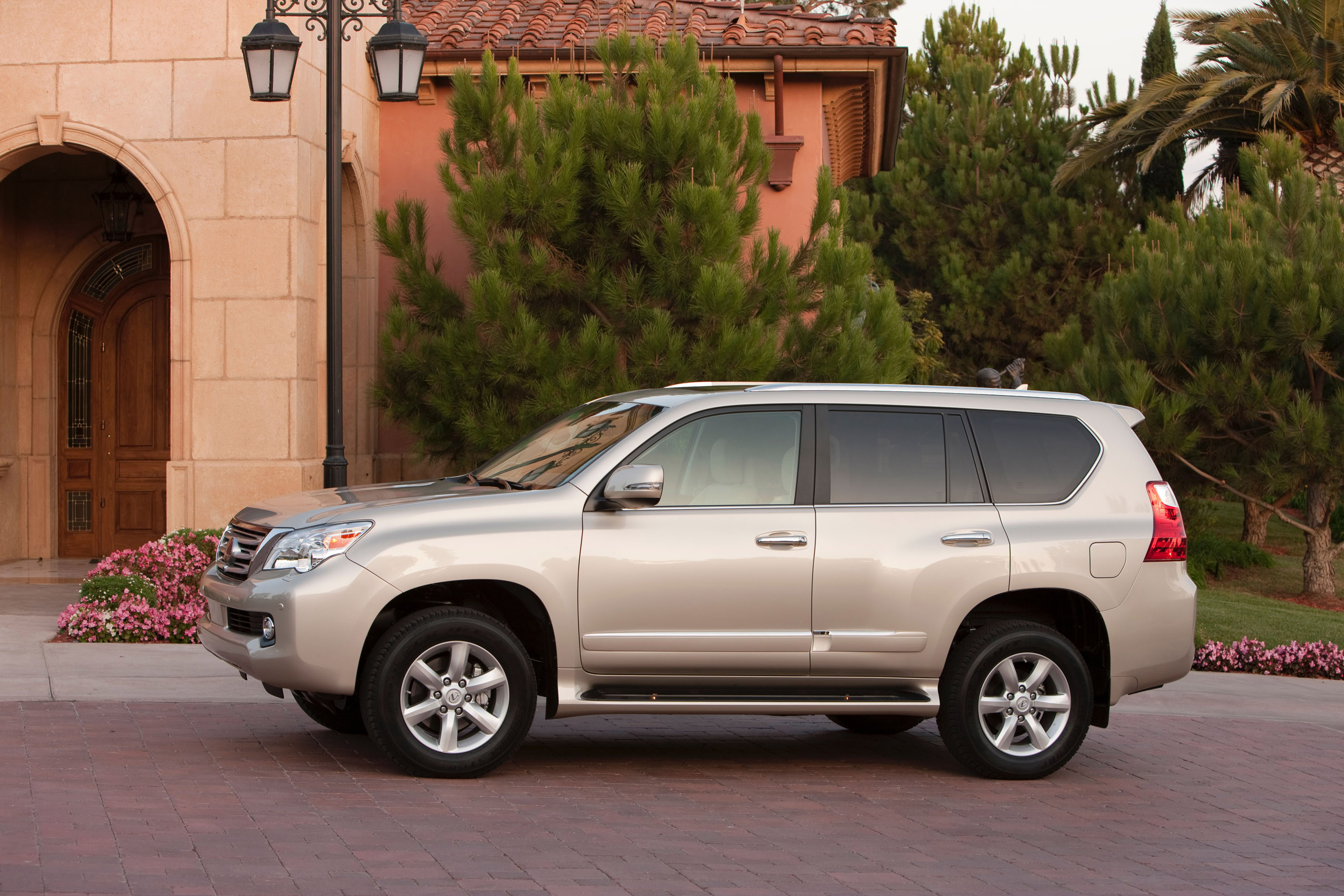 Lexus GX 460 photo #37