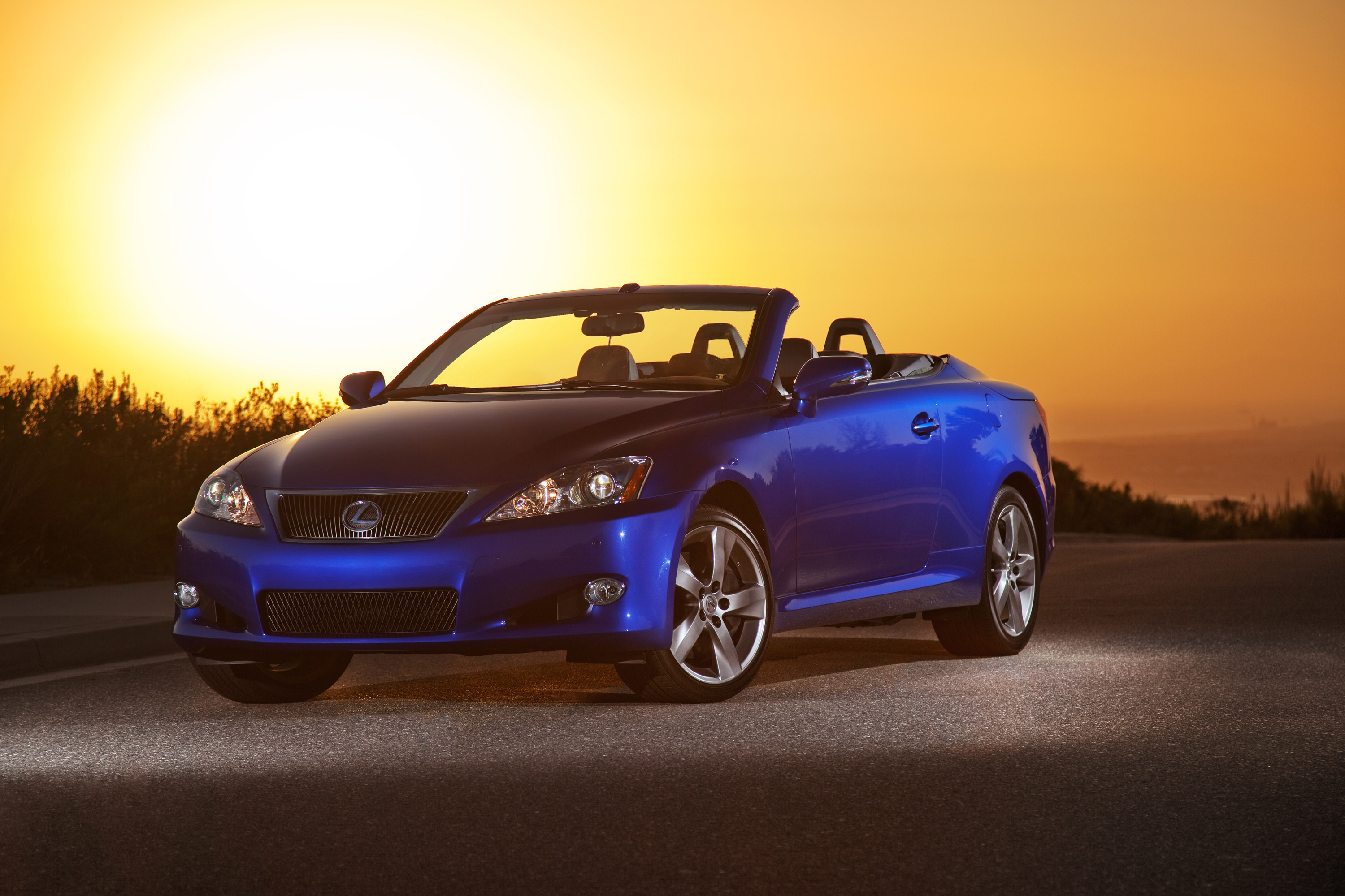 Lexus IS Convertible photo #1