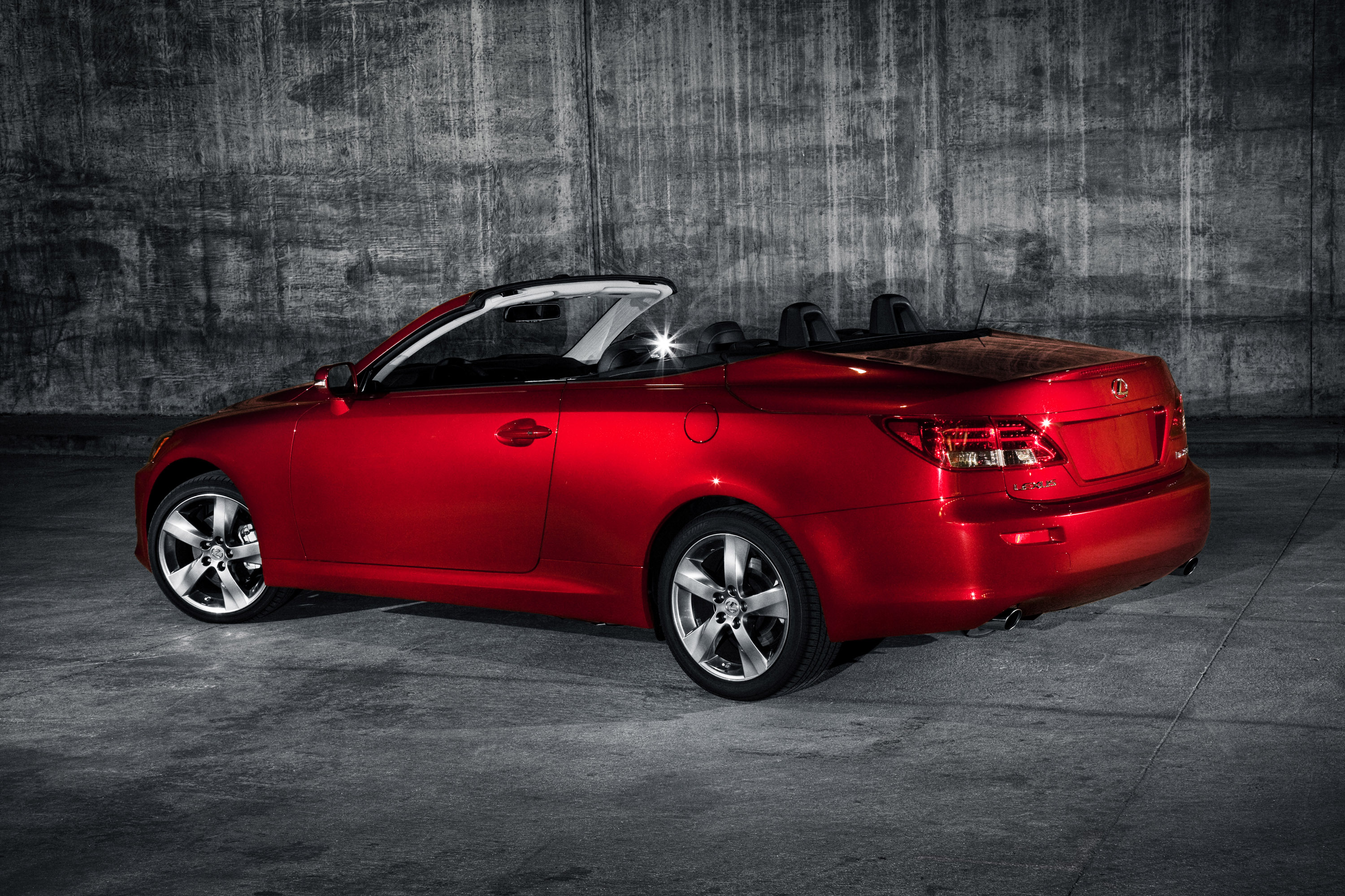 Lexus IS Convertible photo #16