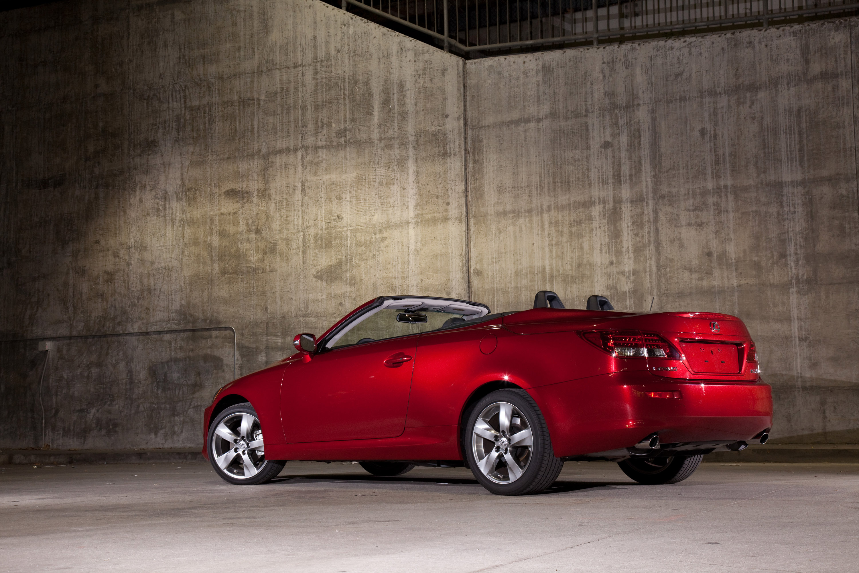 Lexus IS Convertible photo #23