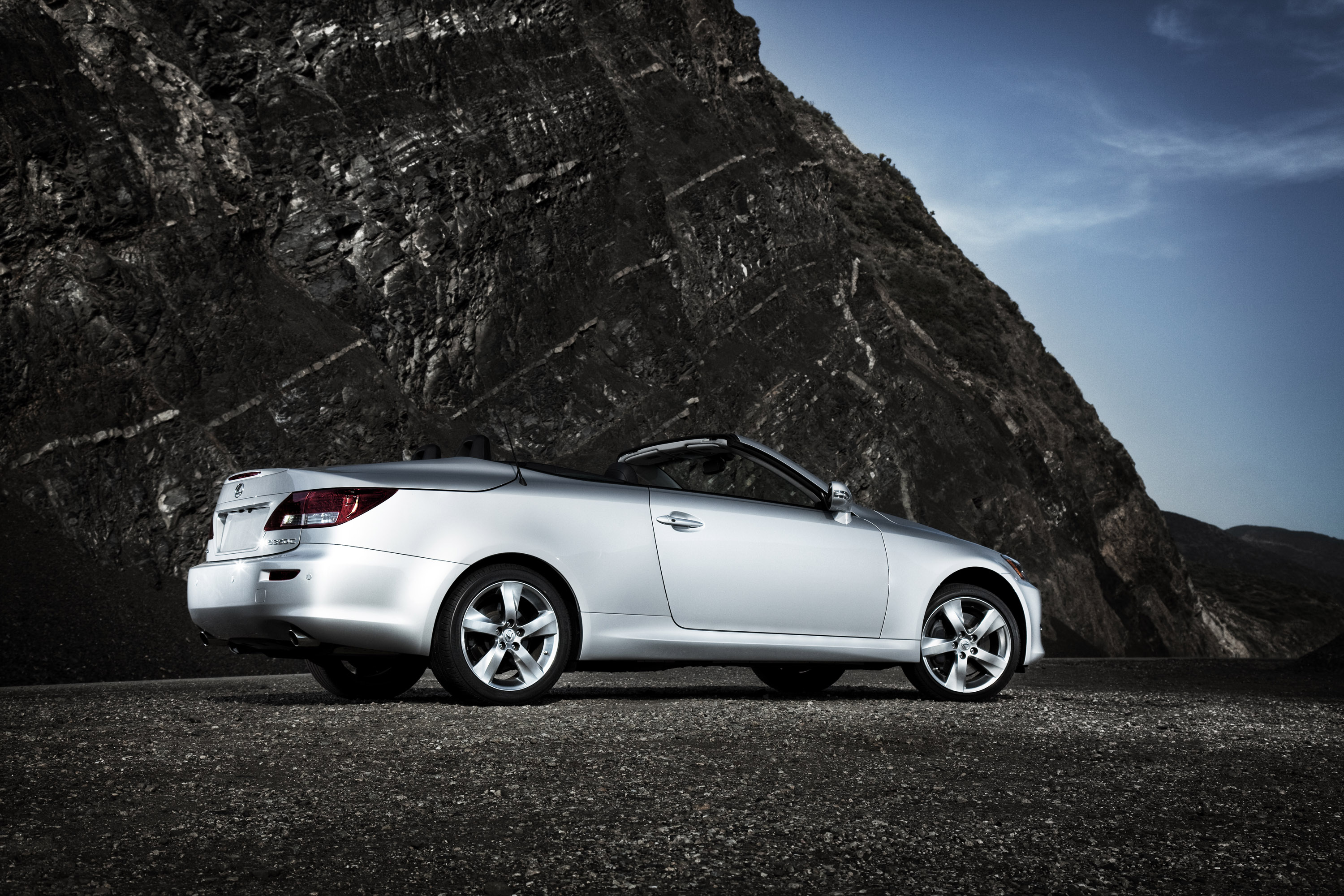 Lexus IS Convertible photo #24