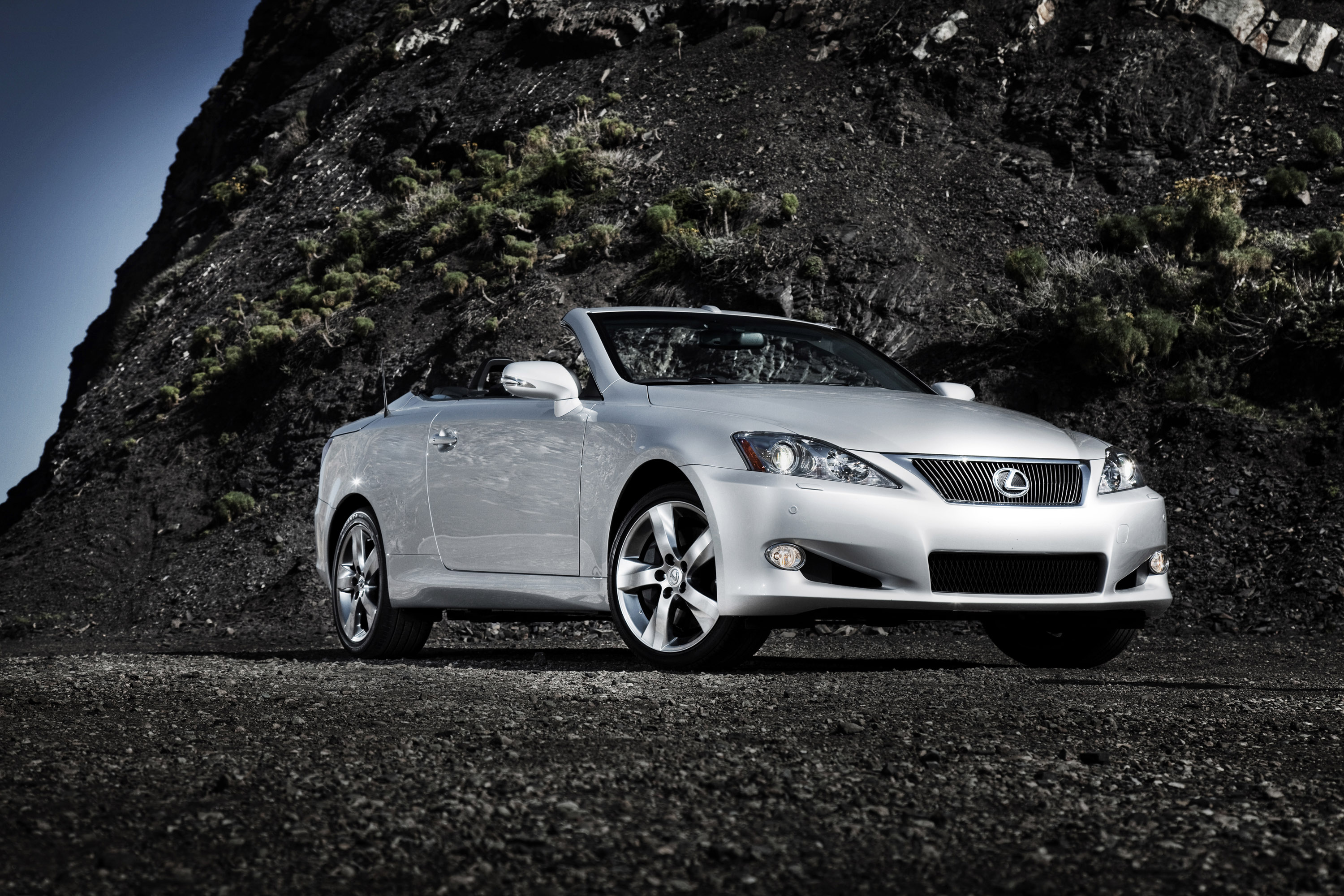 Lexus IS Convertible photo #27