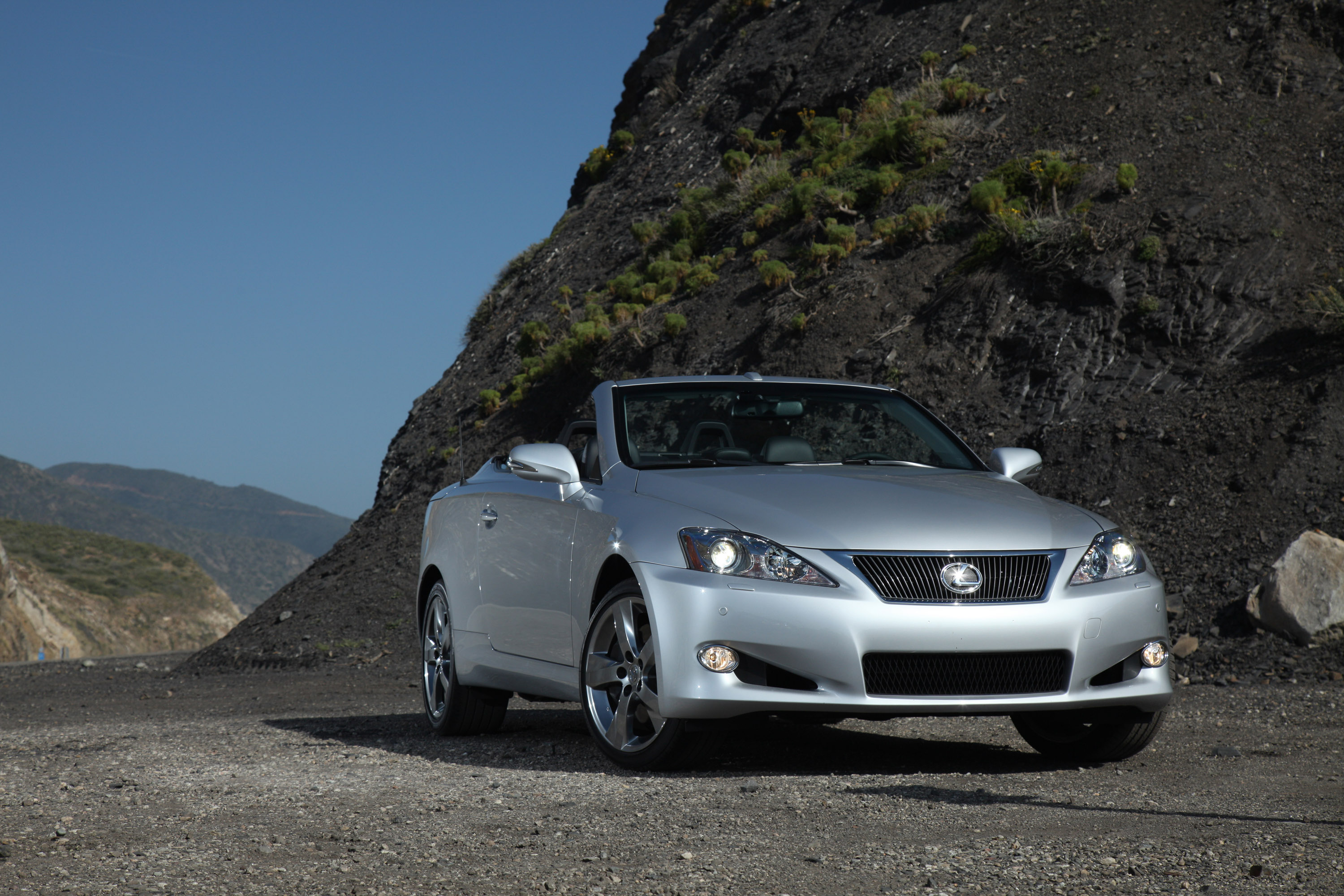Lexus IS Convertible photo #29