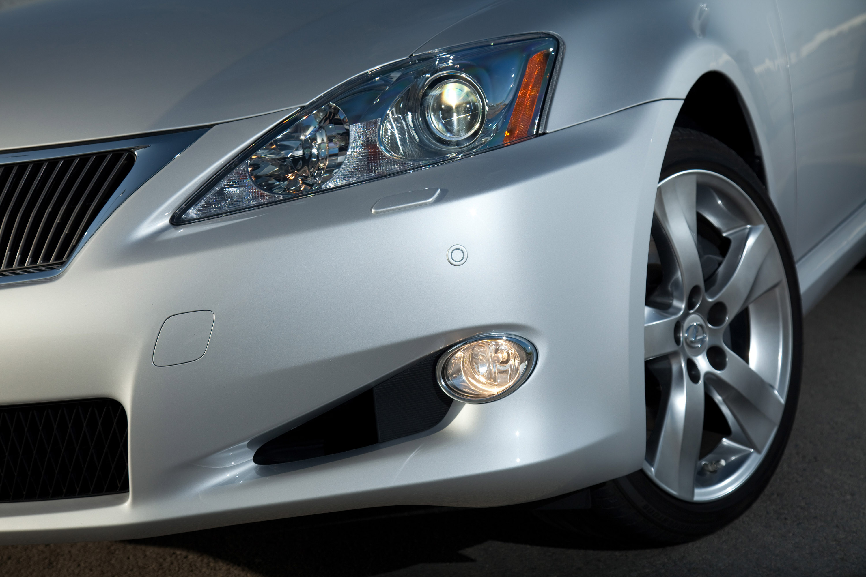Lexus IS Convertible photo #57