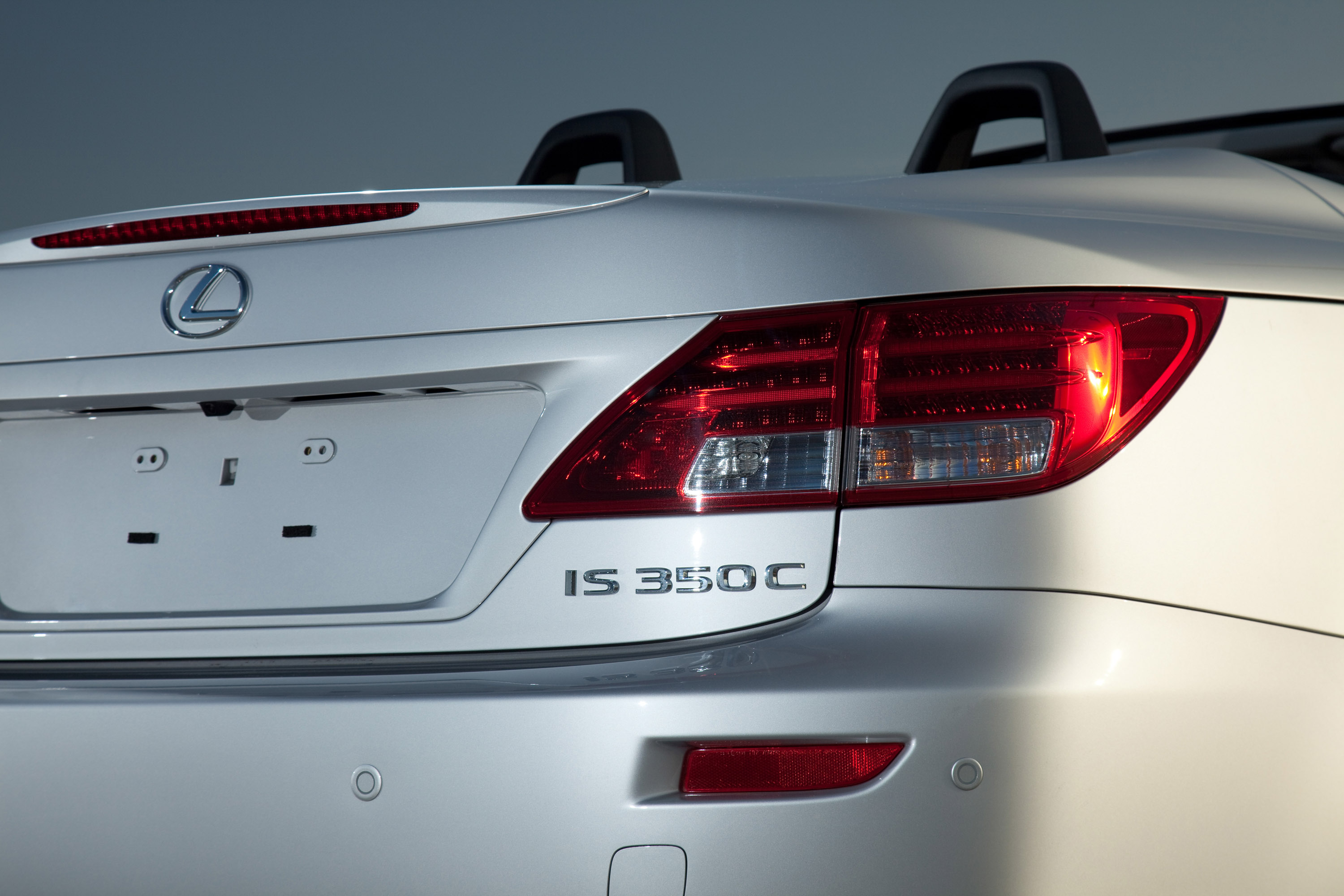 Lexus IS Convertible photo #60