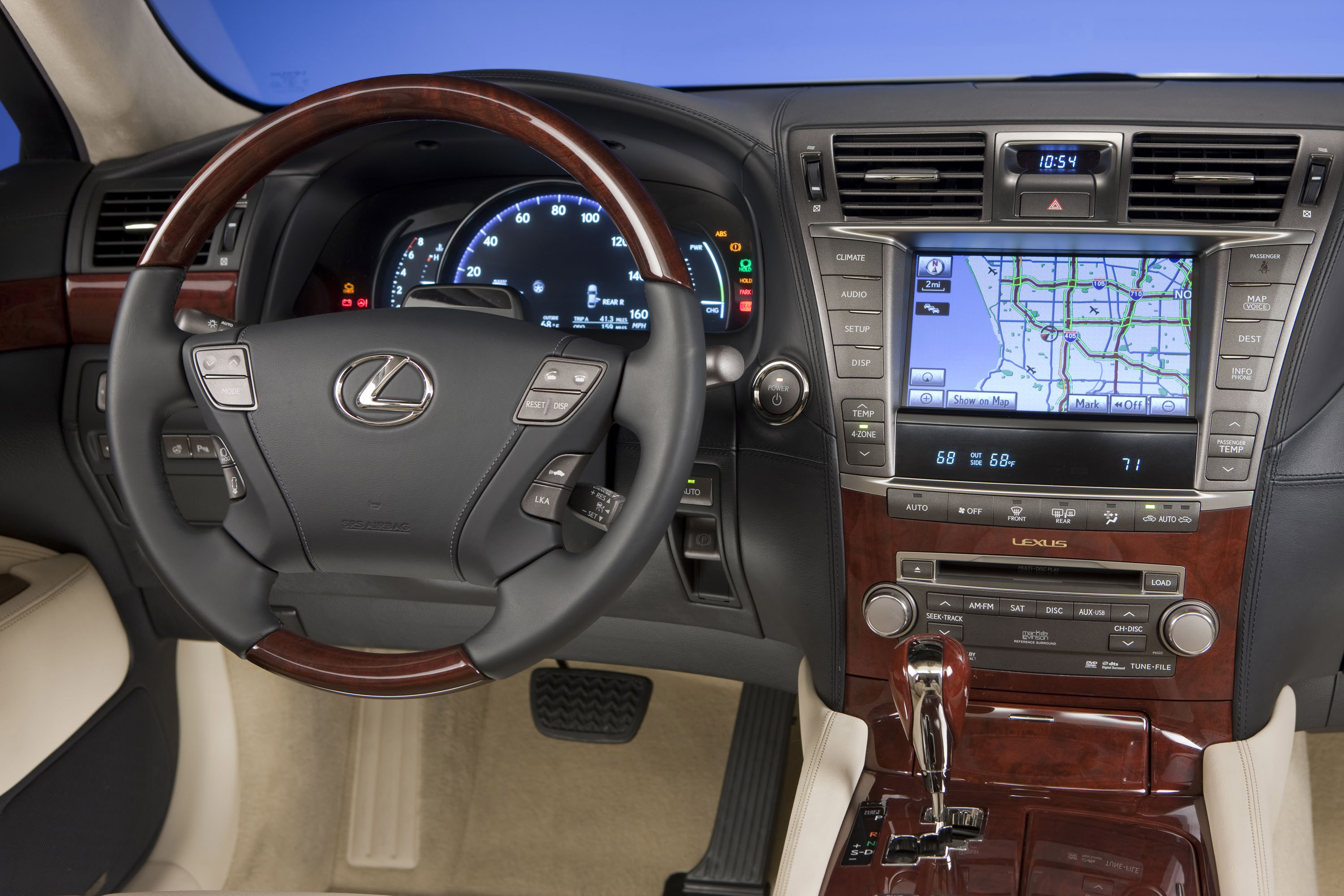 Lexus LS 600h photo #19