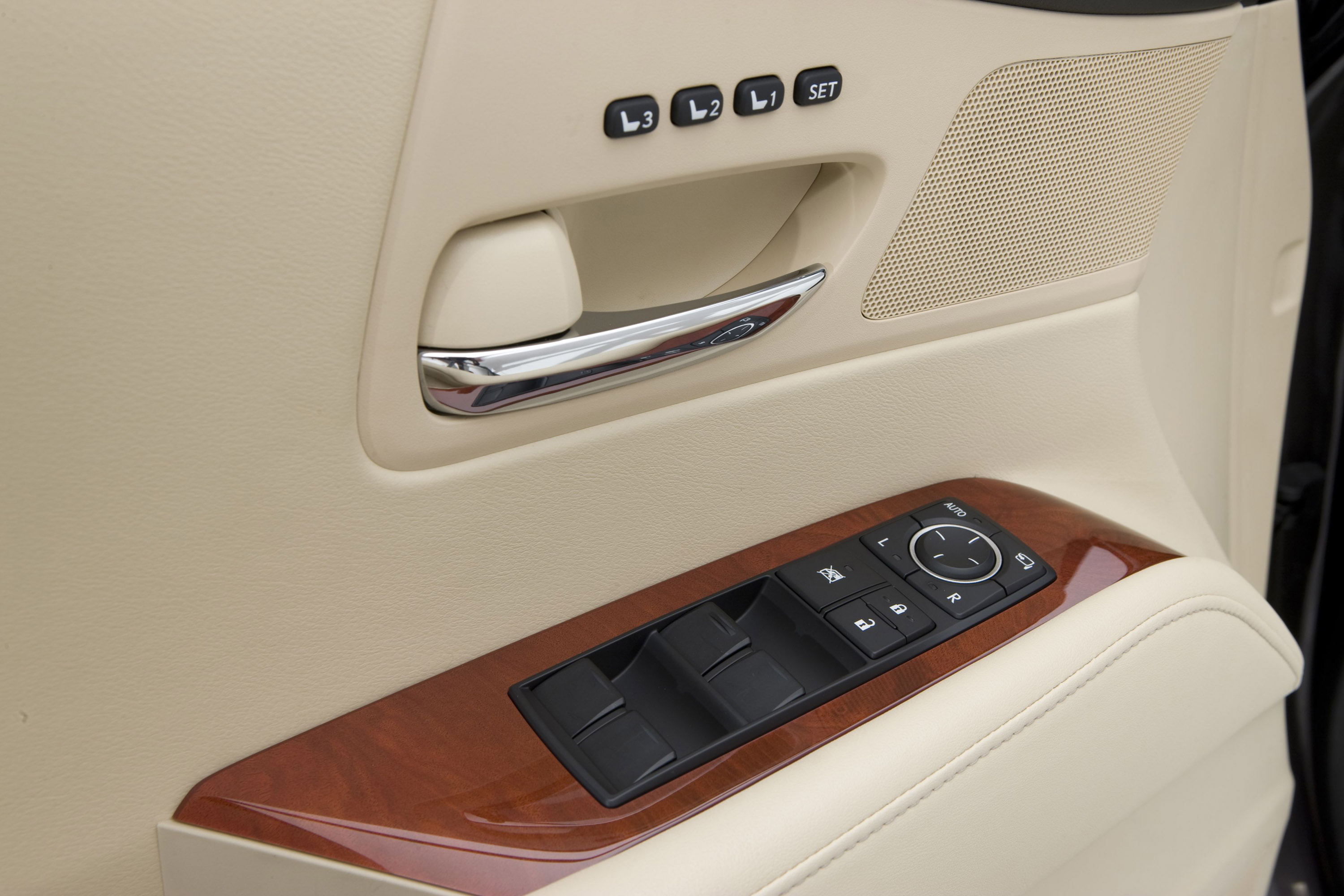 Lexus RX 350 photo #29