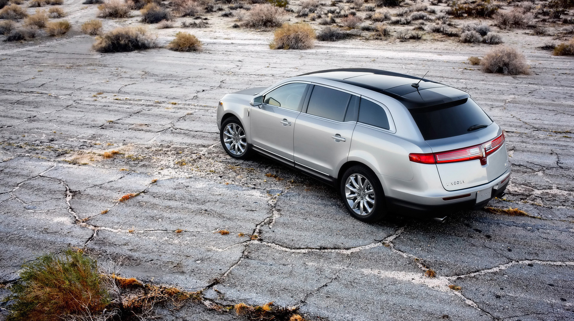 Lincoln MKT photo #15