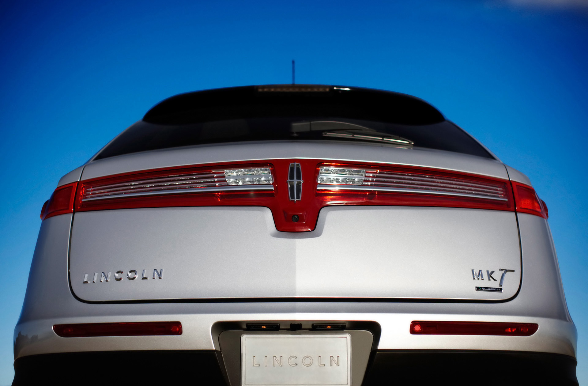 Lincoln MKT photo #17