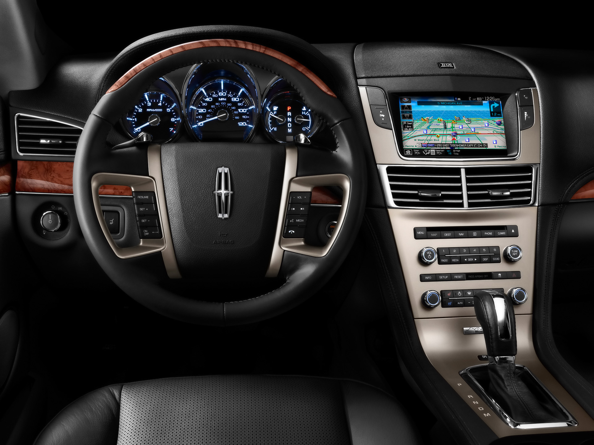 Lincoln MKT photo #22
