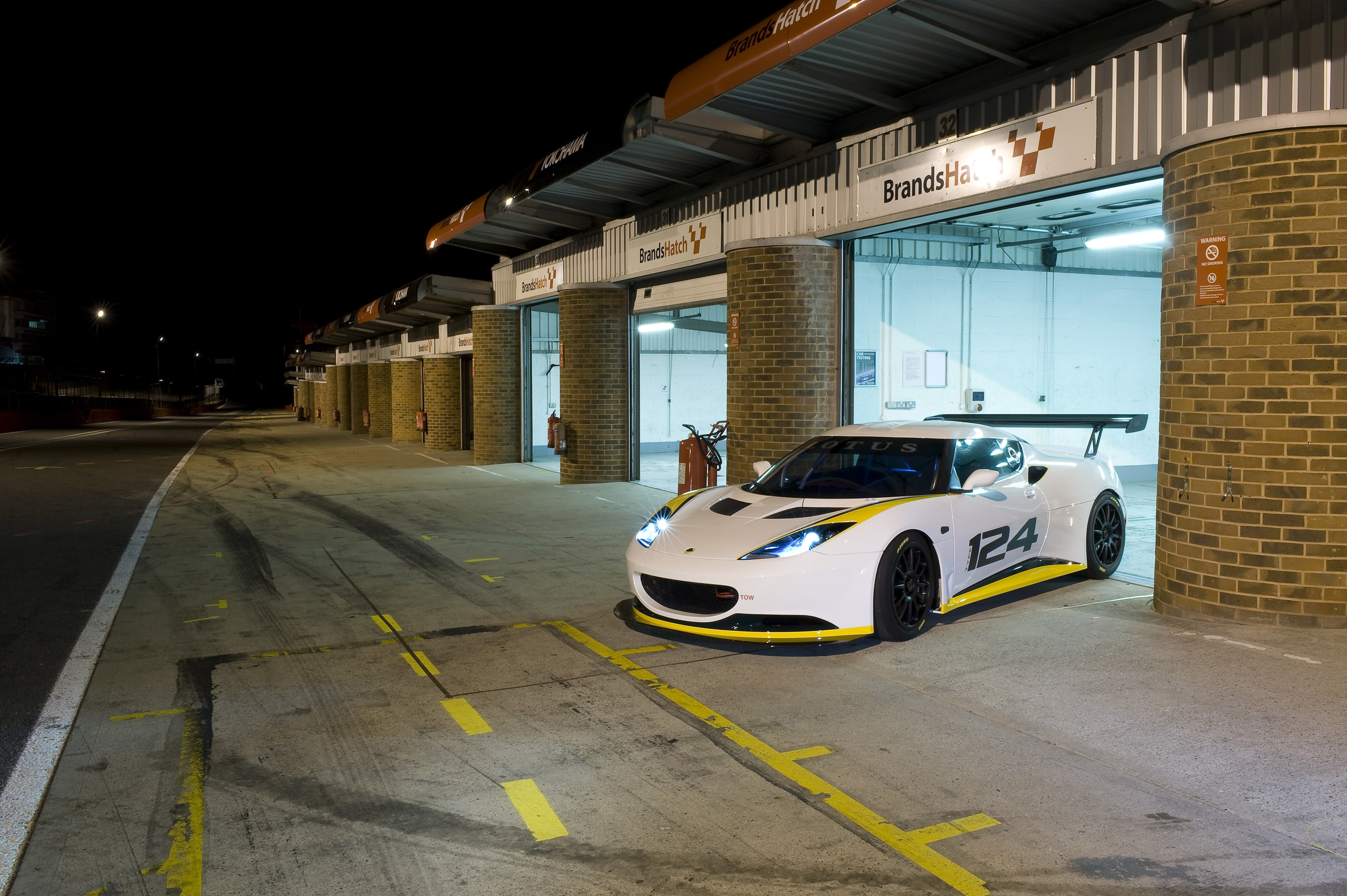 Lotus Evora Type 124 Endurance Racecar photo #6