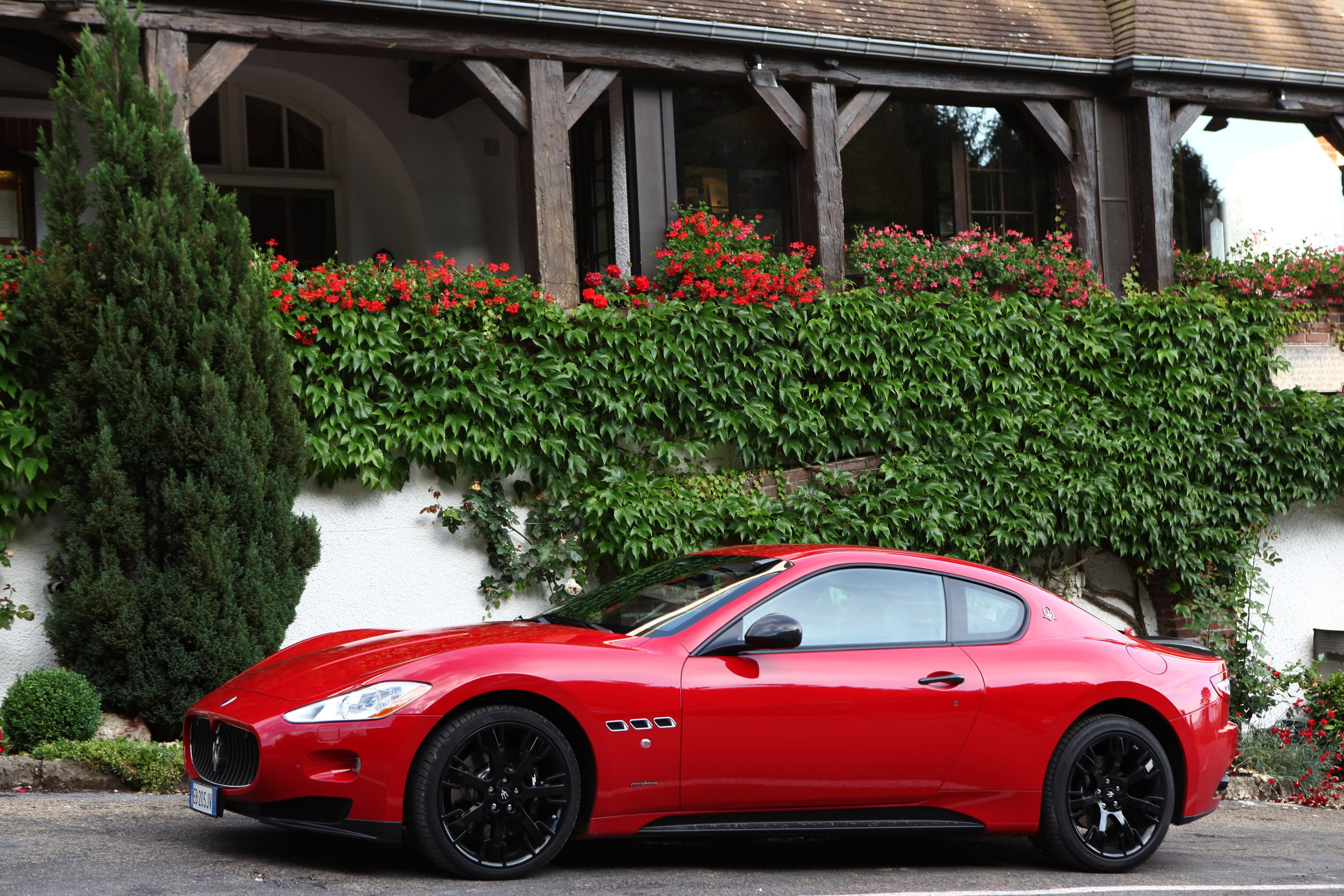 Maserati GranTurismo S Automatic photo #17