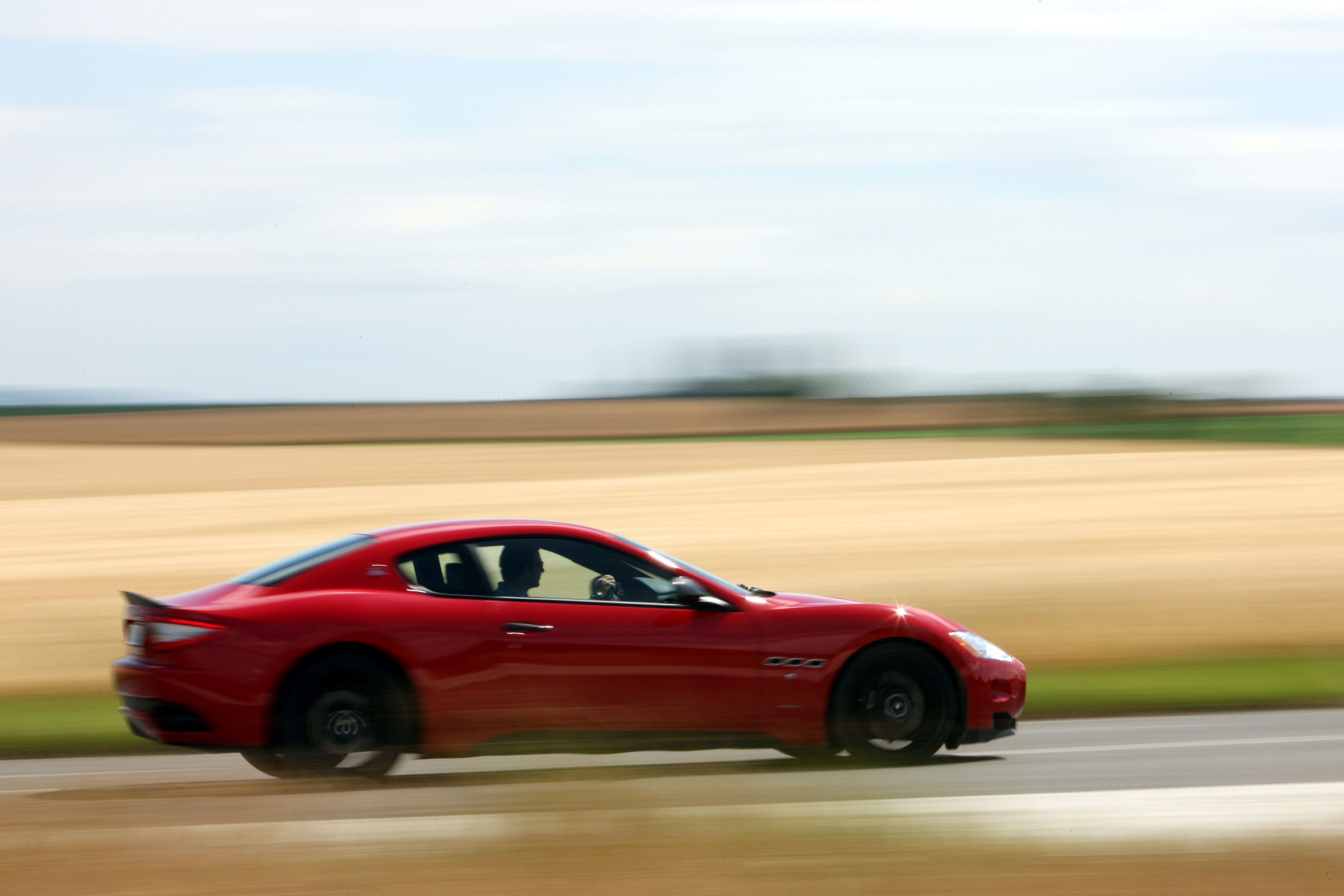 Maserati GranTurismo S Automatic photo #18