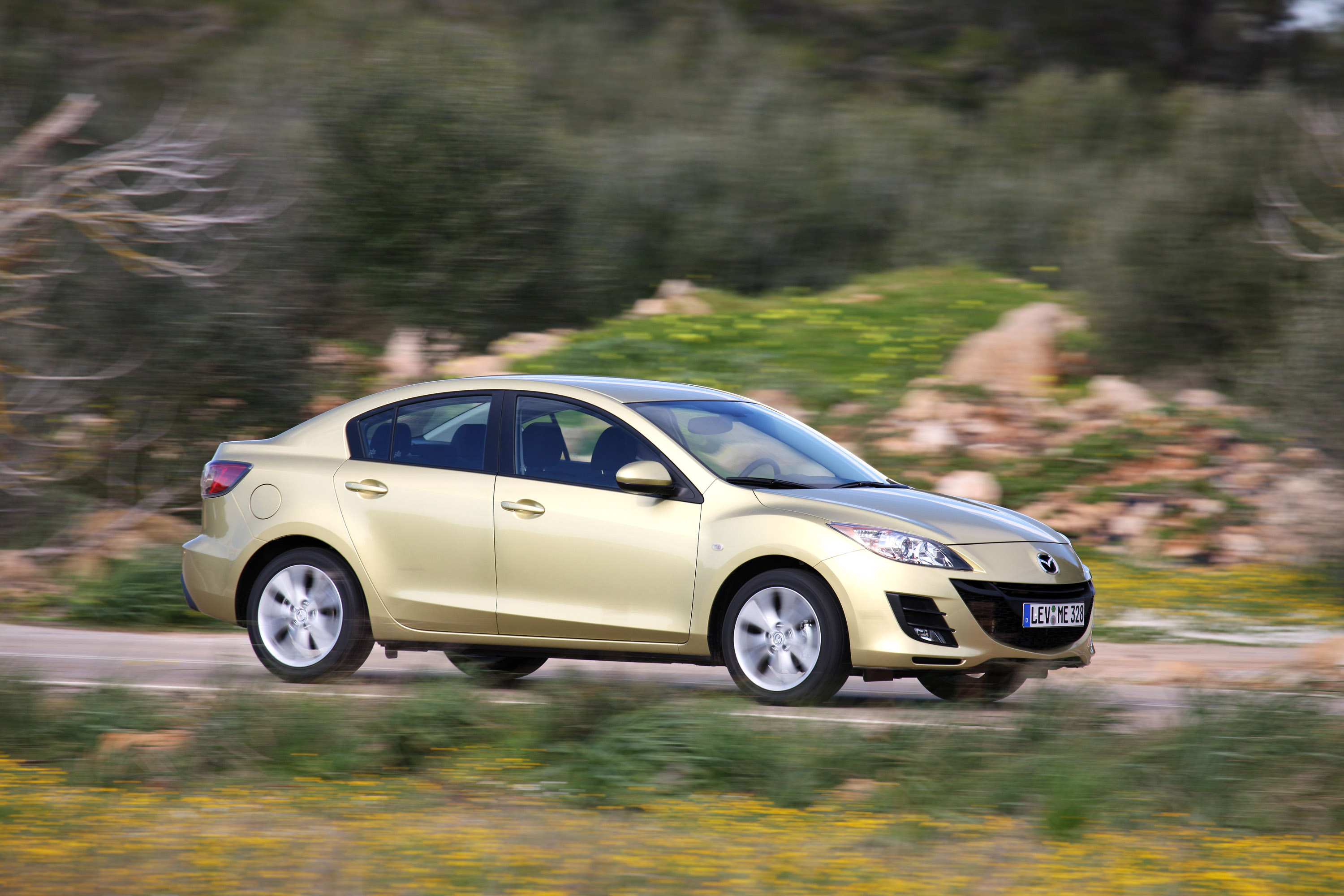 Mazda 3 Sedan photo #4