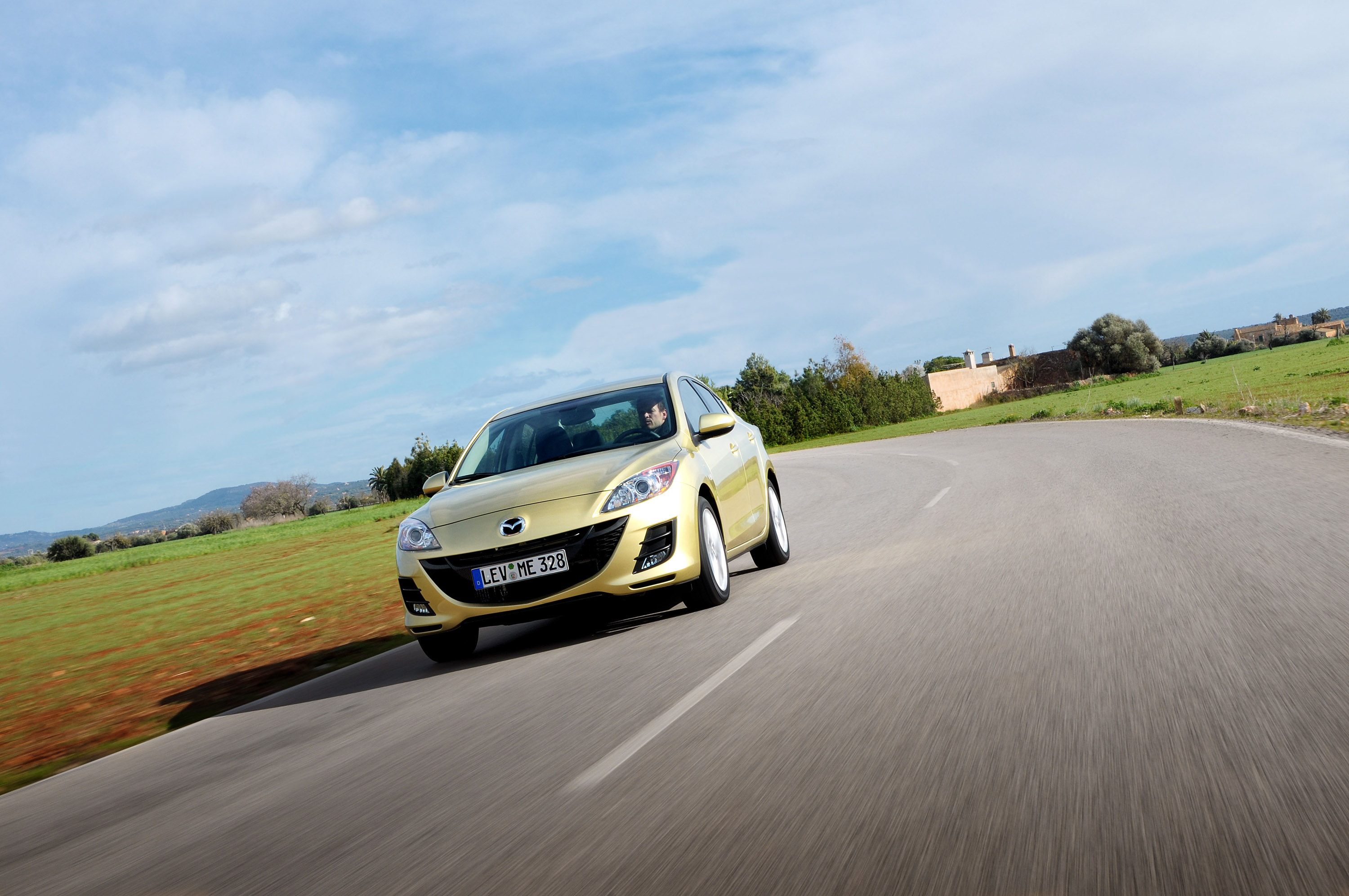 Mazda 3 Sedan photo #5