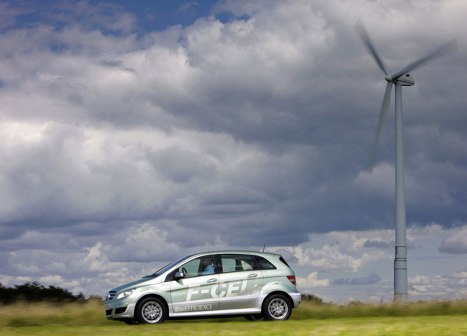 Mercedes-Benz B-Class F-Cell photo #7
