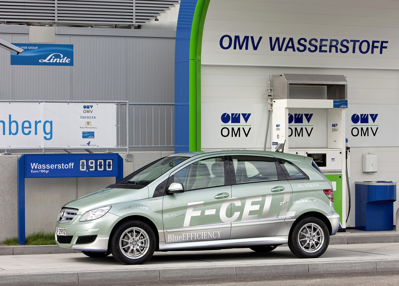 Mercedes-Benz B-Class F-Cell photo #8
