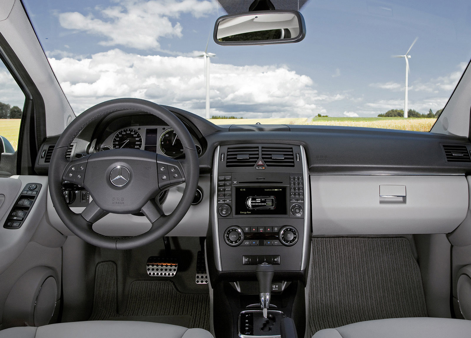 Mercedes-Benz B-Class F-Cell photo #9