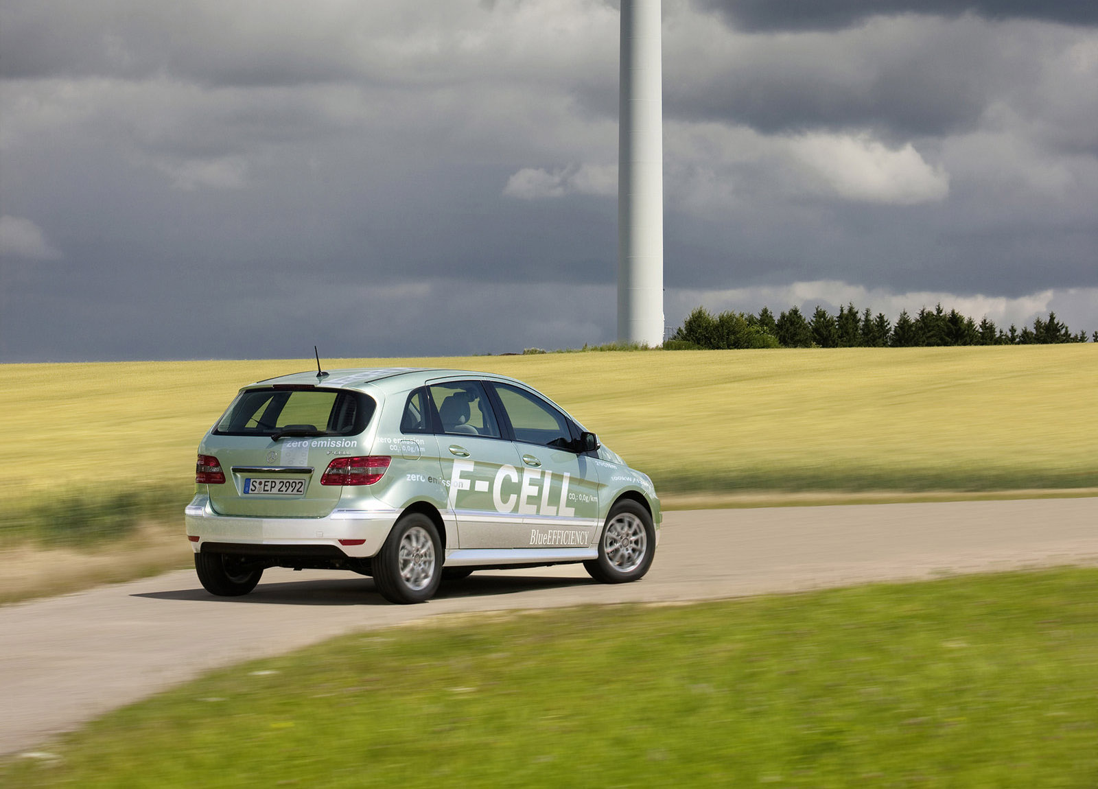 Mercedes-Benz B-Class F-Cell photo #13
