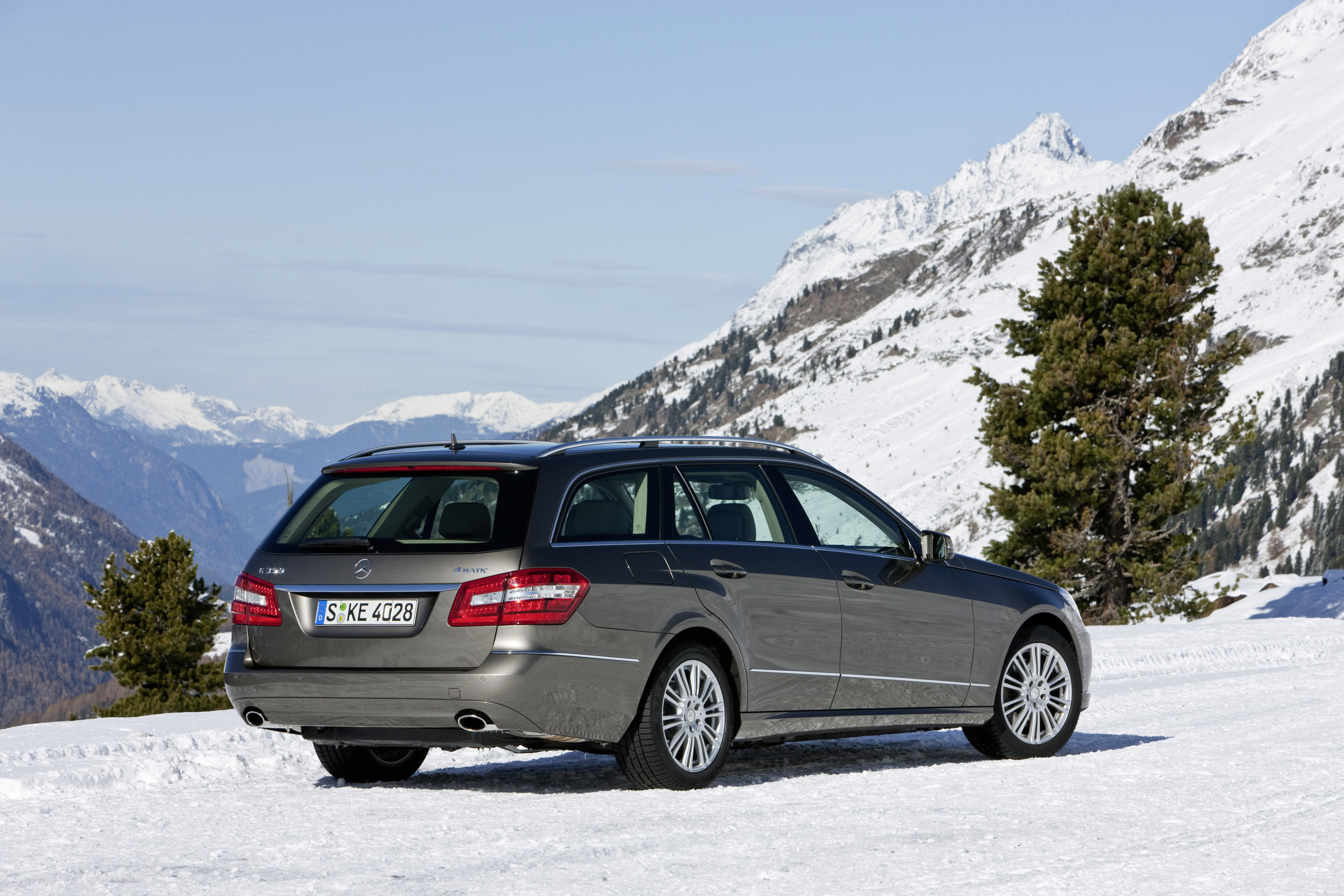 Mercedes-Benz E-Class 4Matic photo #21
