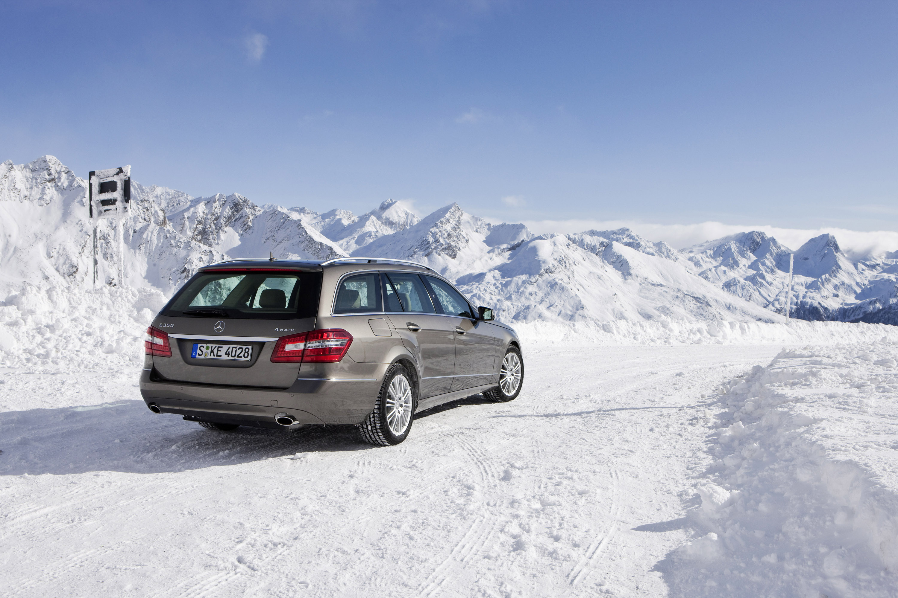 Mercedes-Benz E-Class 4Matic photo #23