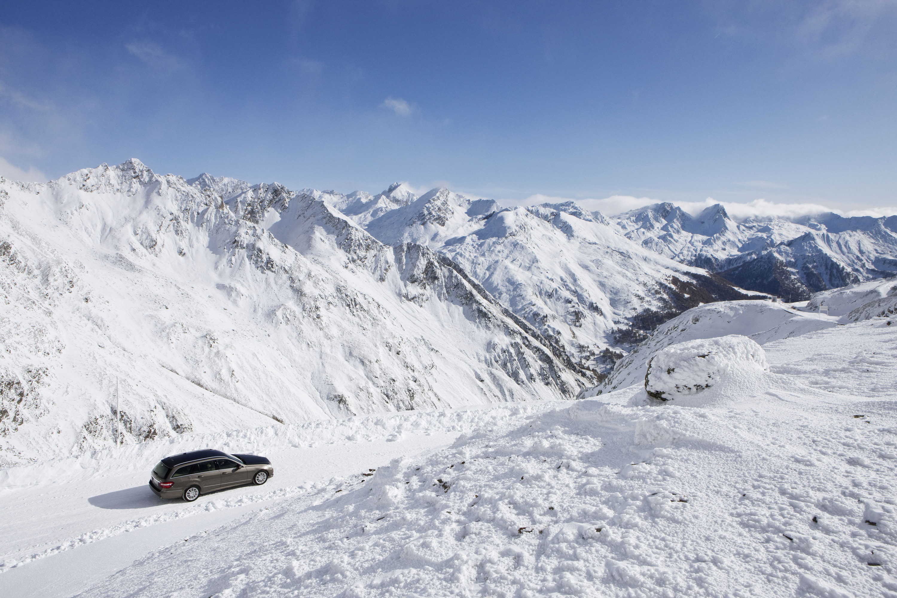 Mercedes-Benz E-Class 4Matic photo #24