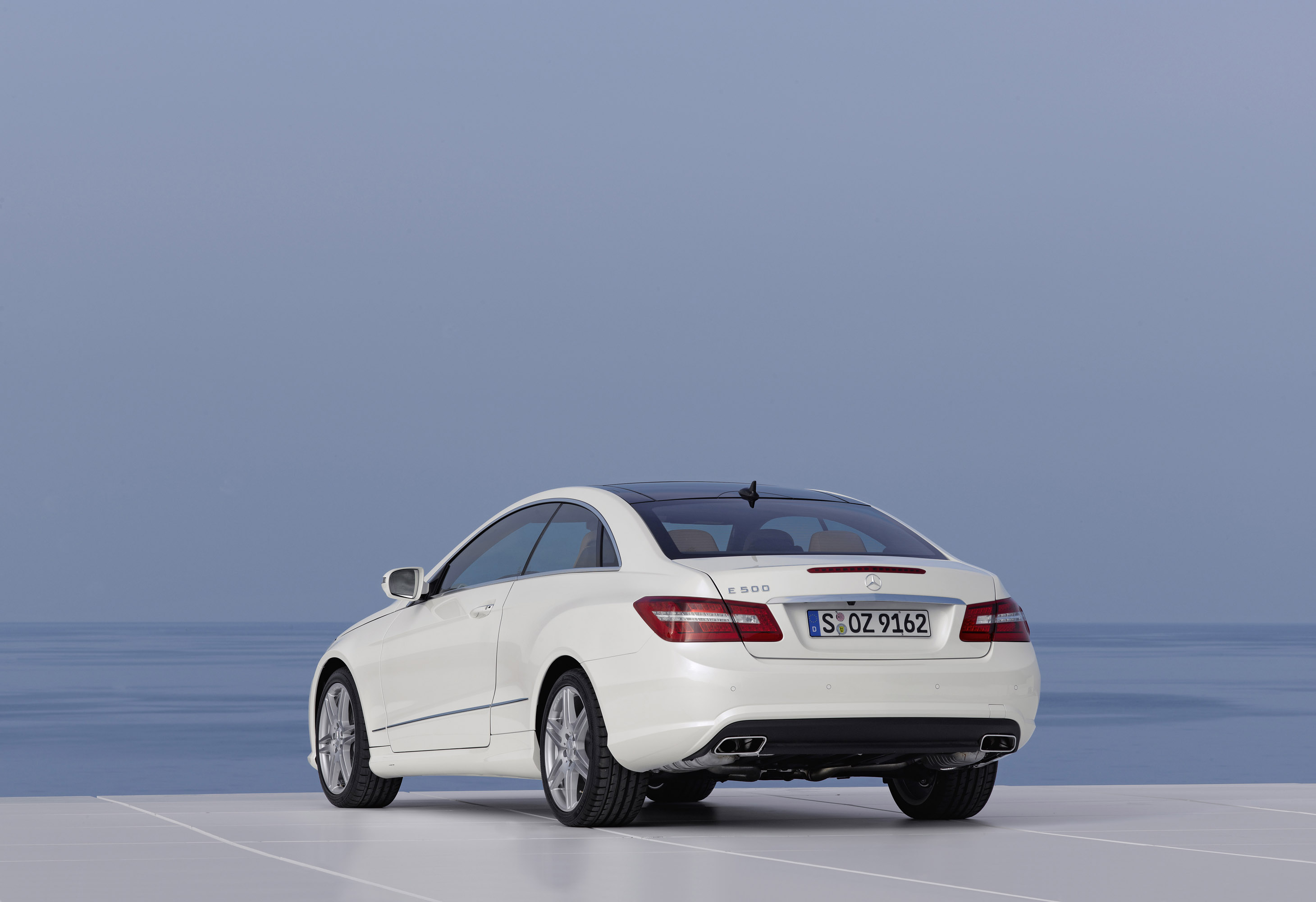 Mercedes-Benz E-Class Coupe photo #71