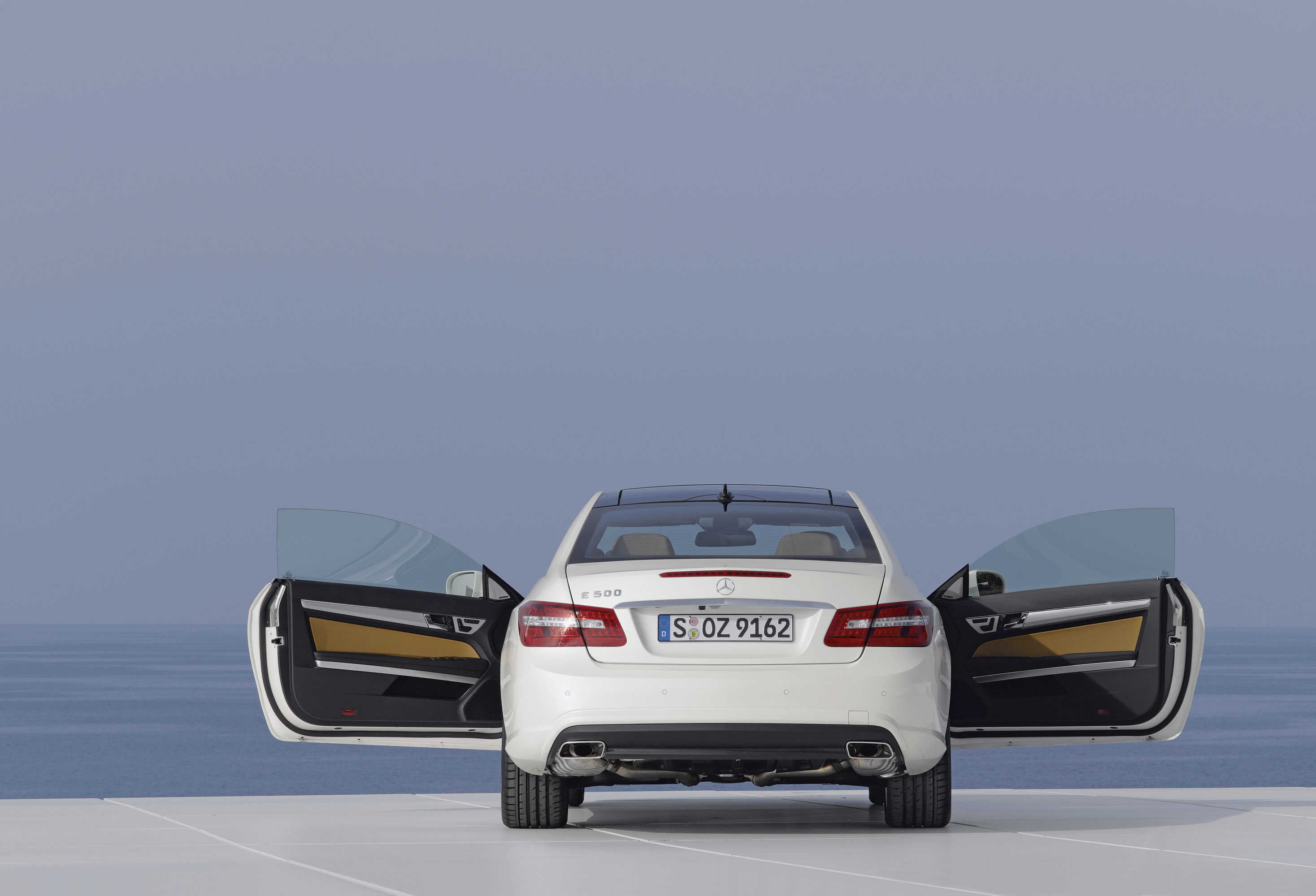 Mercedes-Benz E-Class Coupe photo #73