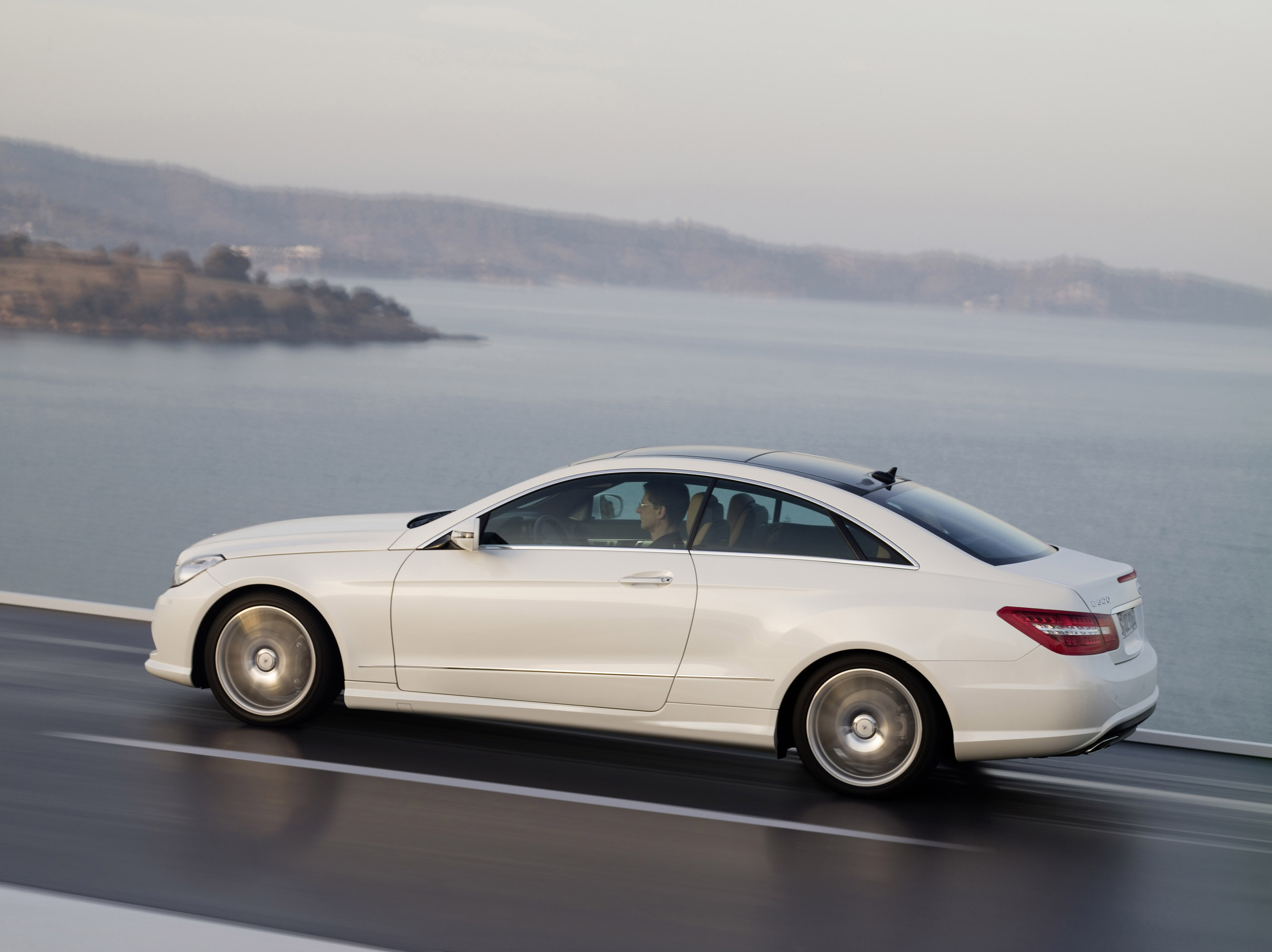 Mercedes-Benz E-Class Coupe photo #77