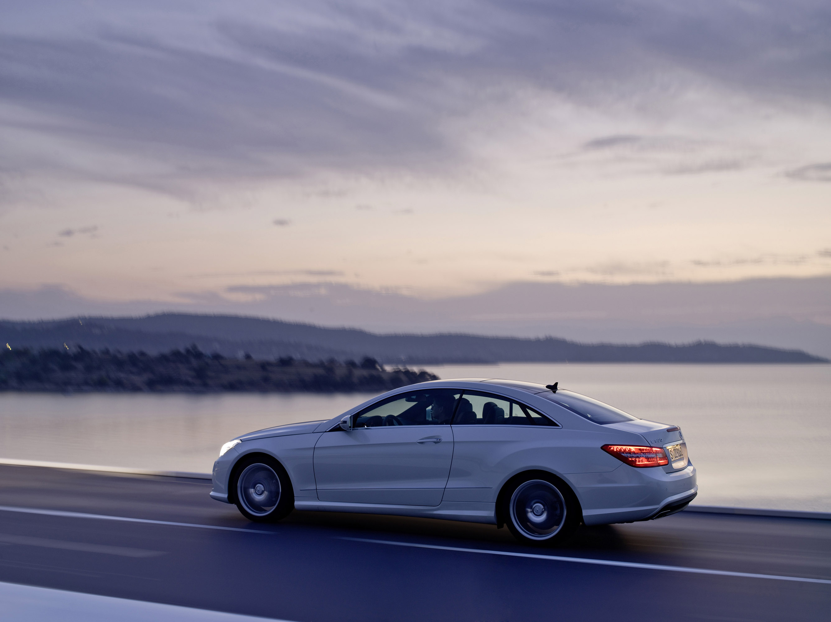 Mercedes-Benz E-Class Coupe photo #79