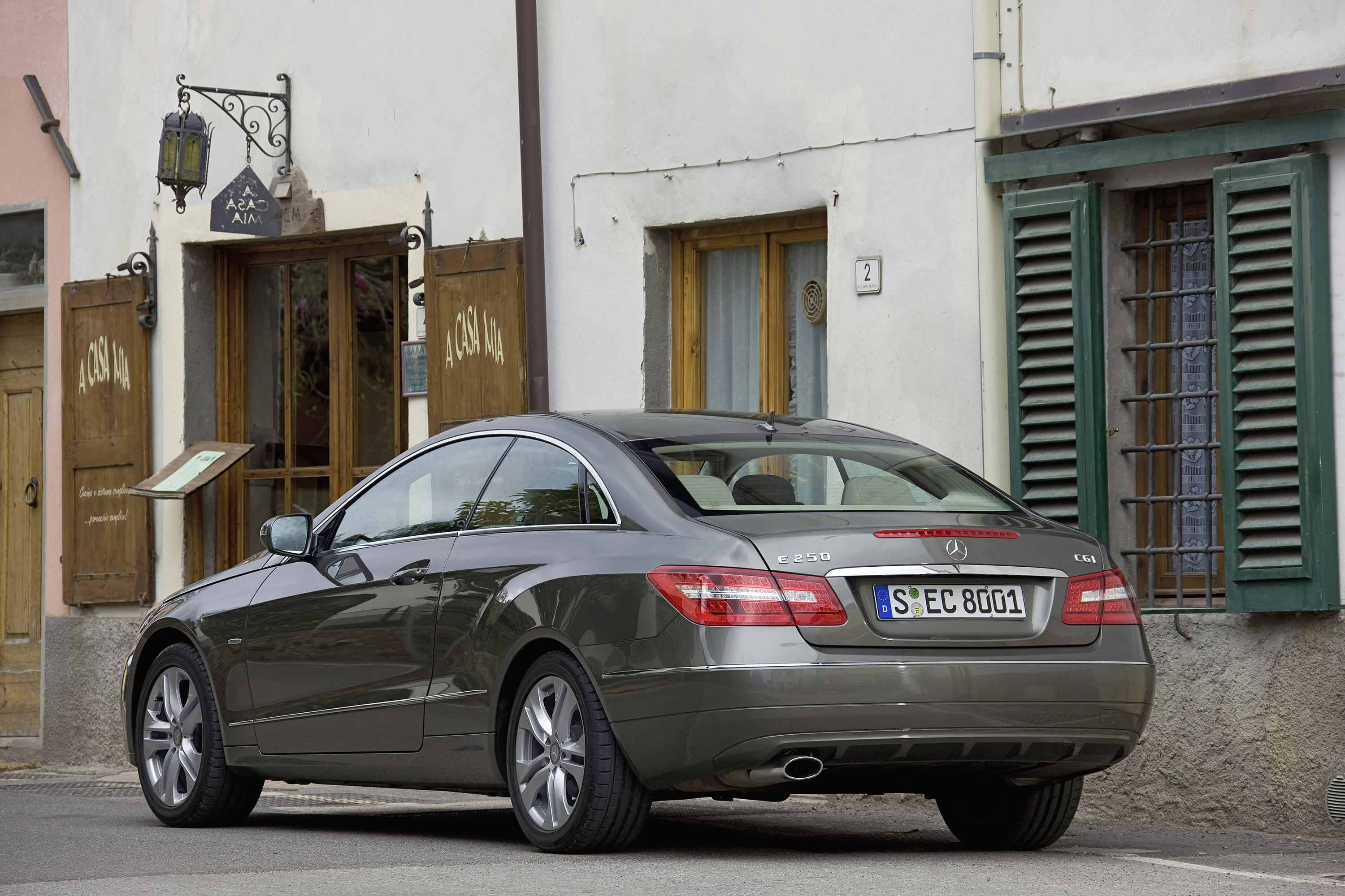 Mercedes-Benz E-Class Coupe photo #82