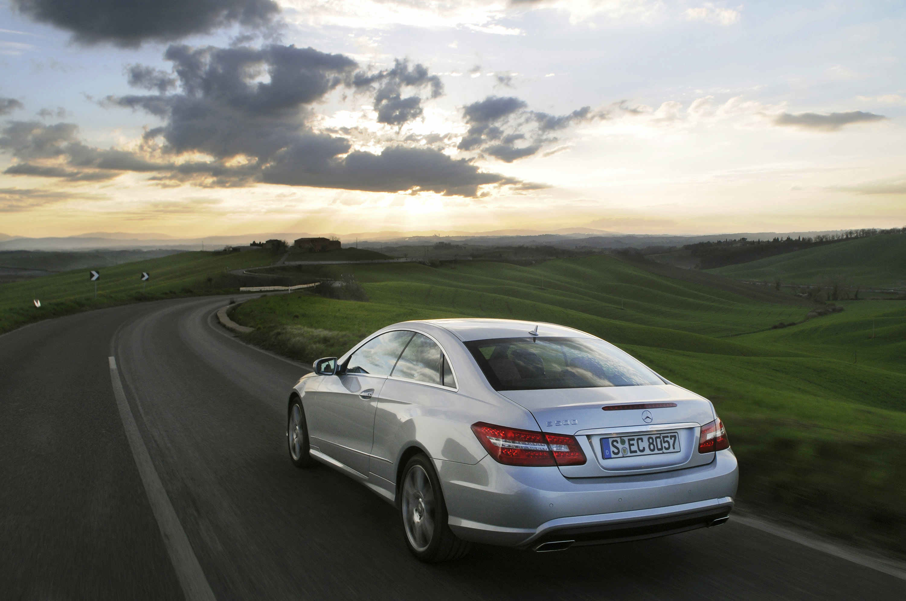 Mercedes-Benz E-Class Coupe photo #90
