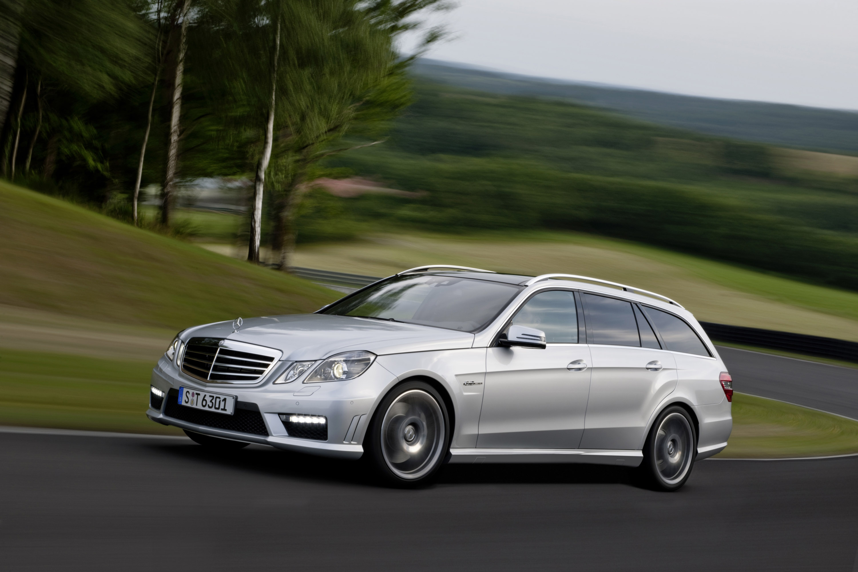 Mercedes-Benz E63 AMG Estate photo #3