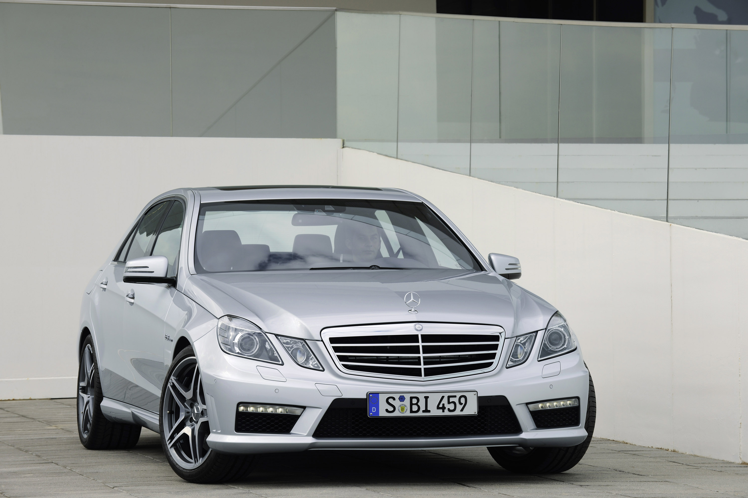 Mercedes-Benz E63 AMG photo #2