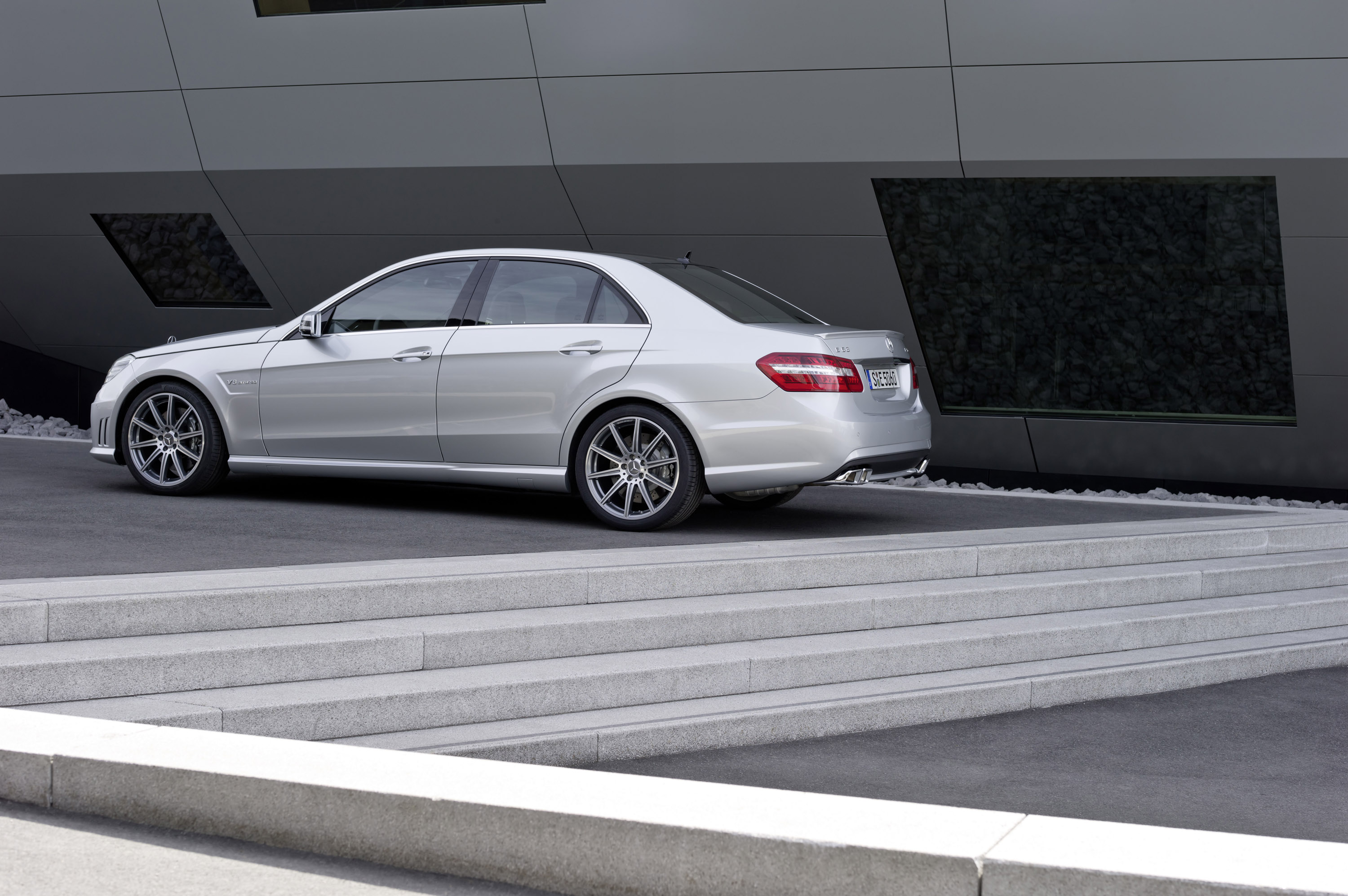 Mercedes-Benz E63 AMG photo #53