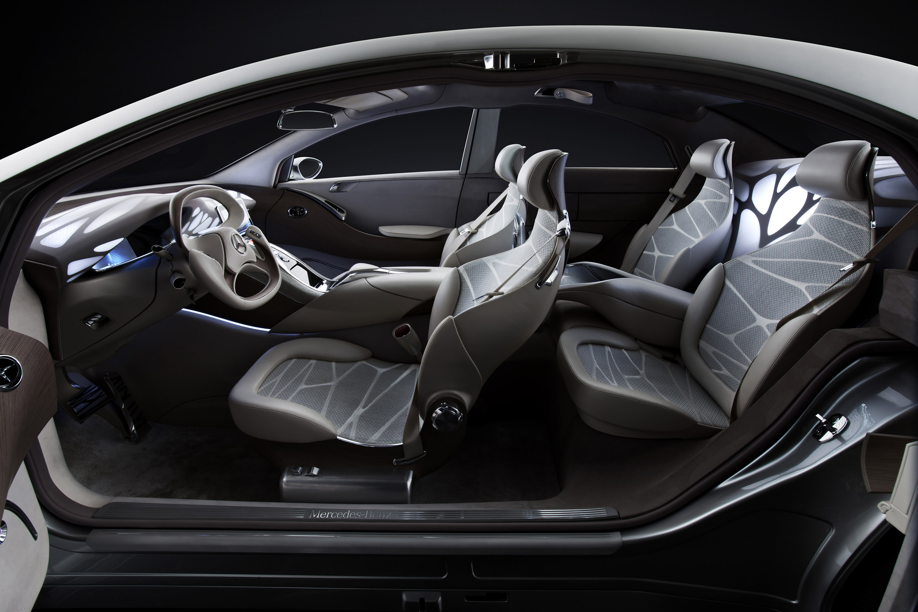 Mercedes-Benz F800 Style Concept photo #32