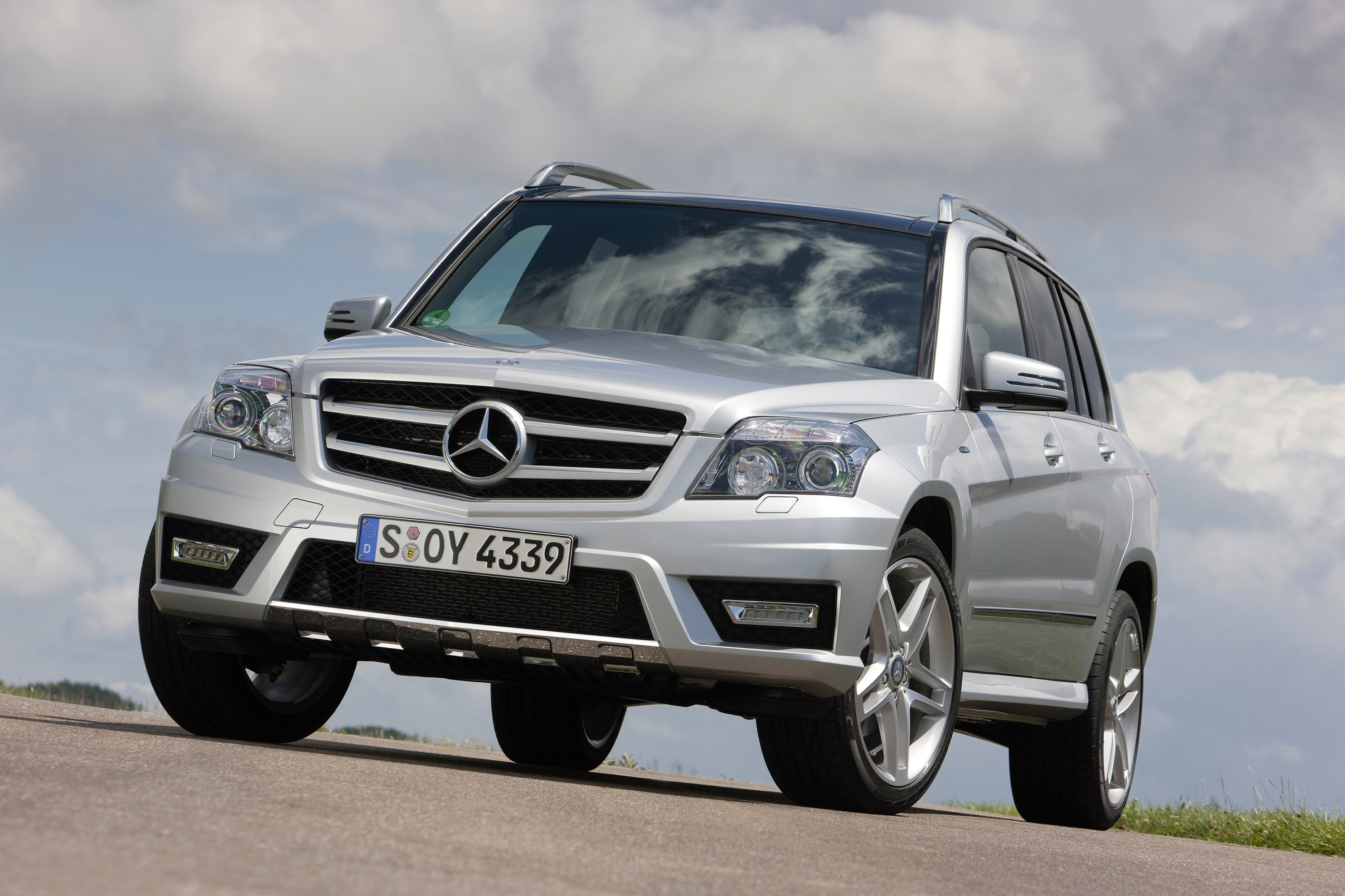 Купить мерседес глк 220. Mercedes Benz GLK 220. Mercedes-Benz GLK 220 CDI 4matic. Мерседес Бенц GLK 220. Mercedes Benz GLK 250.