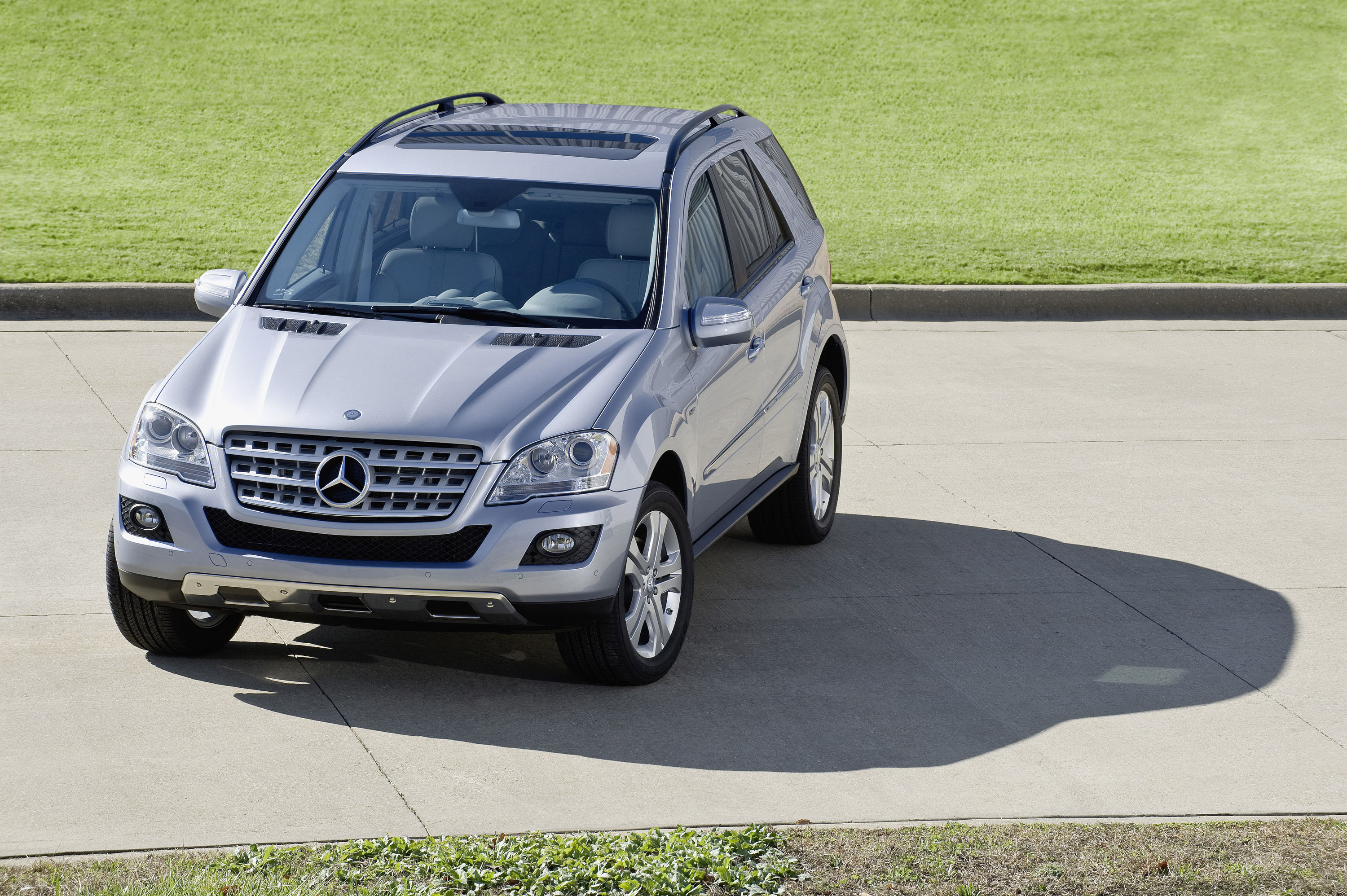 Mercedes-Benz ML450 Hybrid photo #4